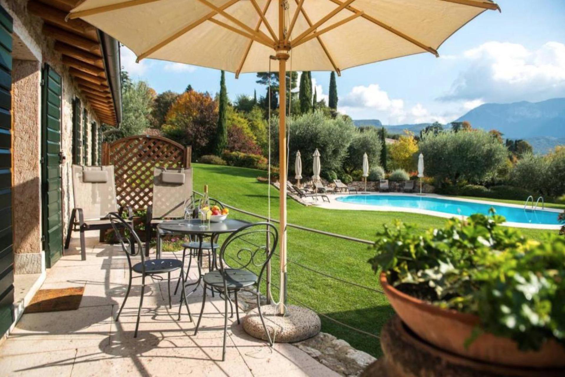 Agriturismo Lake Como and Lake Garda Agriturismo Lake Garda, lovely apartments with terrace