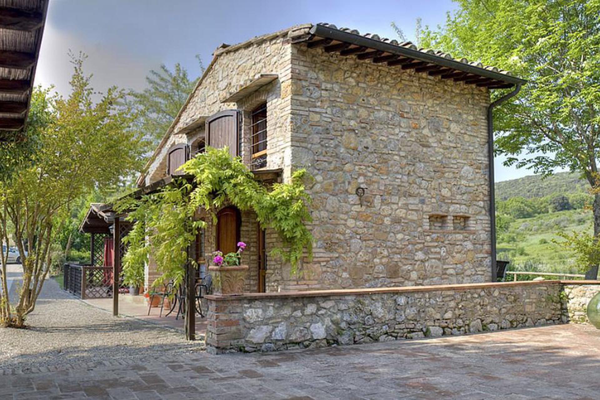 Agriturismo Tuscany Agriturismo with restaurant near San Gimignano, Tuscany