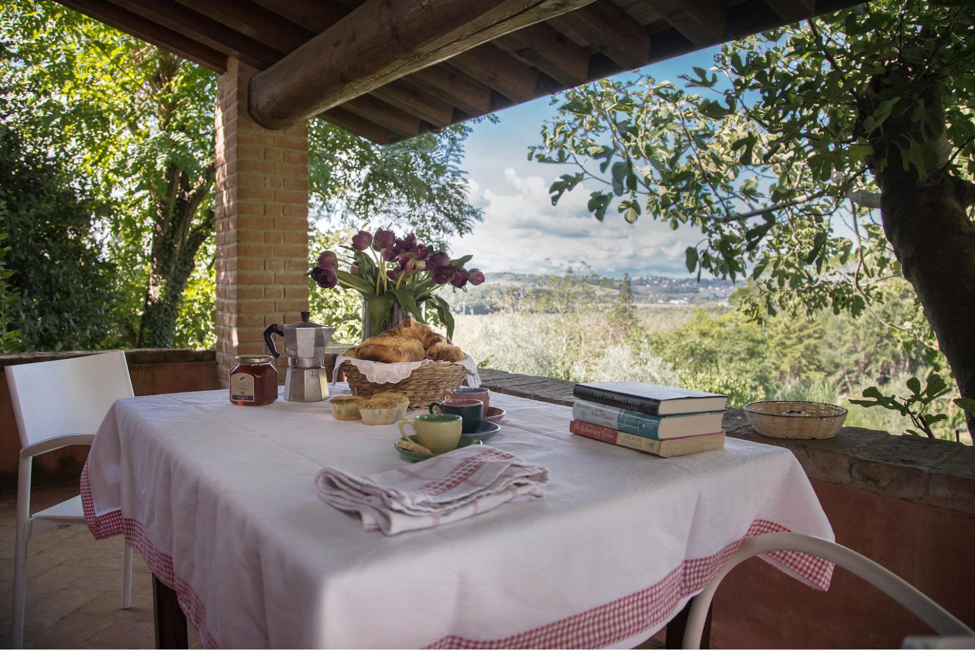 Agriturismo Tuscany Agriturismo with wine cellar in the heart of Tuscany