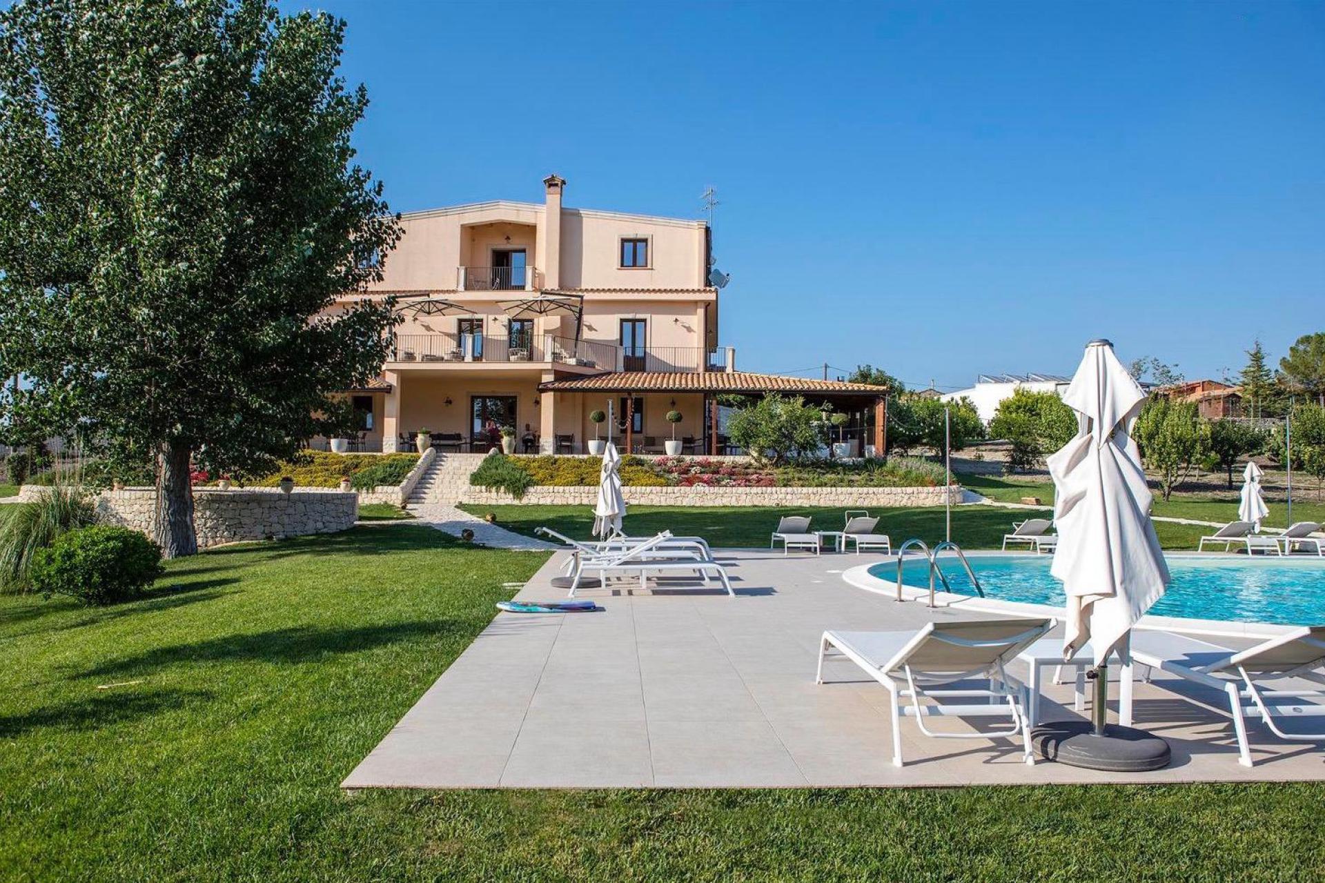 Agriturismo Sicily Child friendly agriturismo Sicily with beautiful pool
