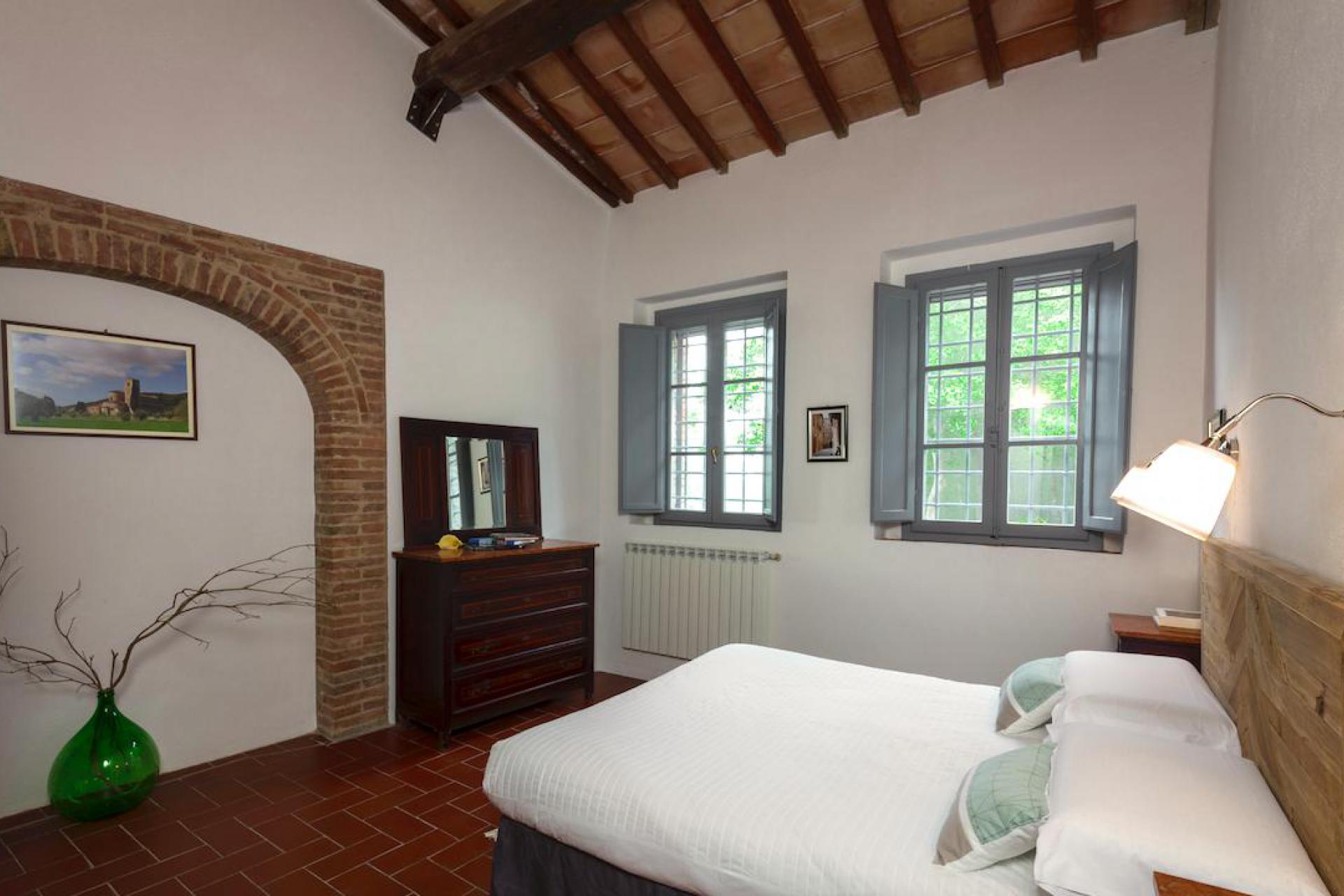 Agriturismo Tuscany Comfortable agriturismo in the unspoilt hills of Siena