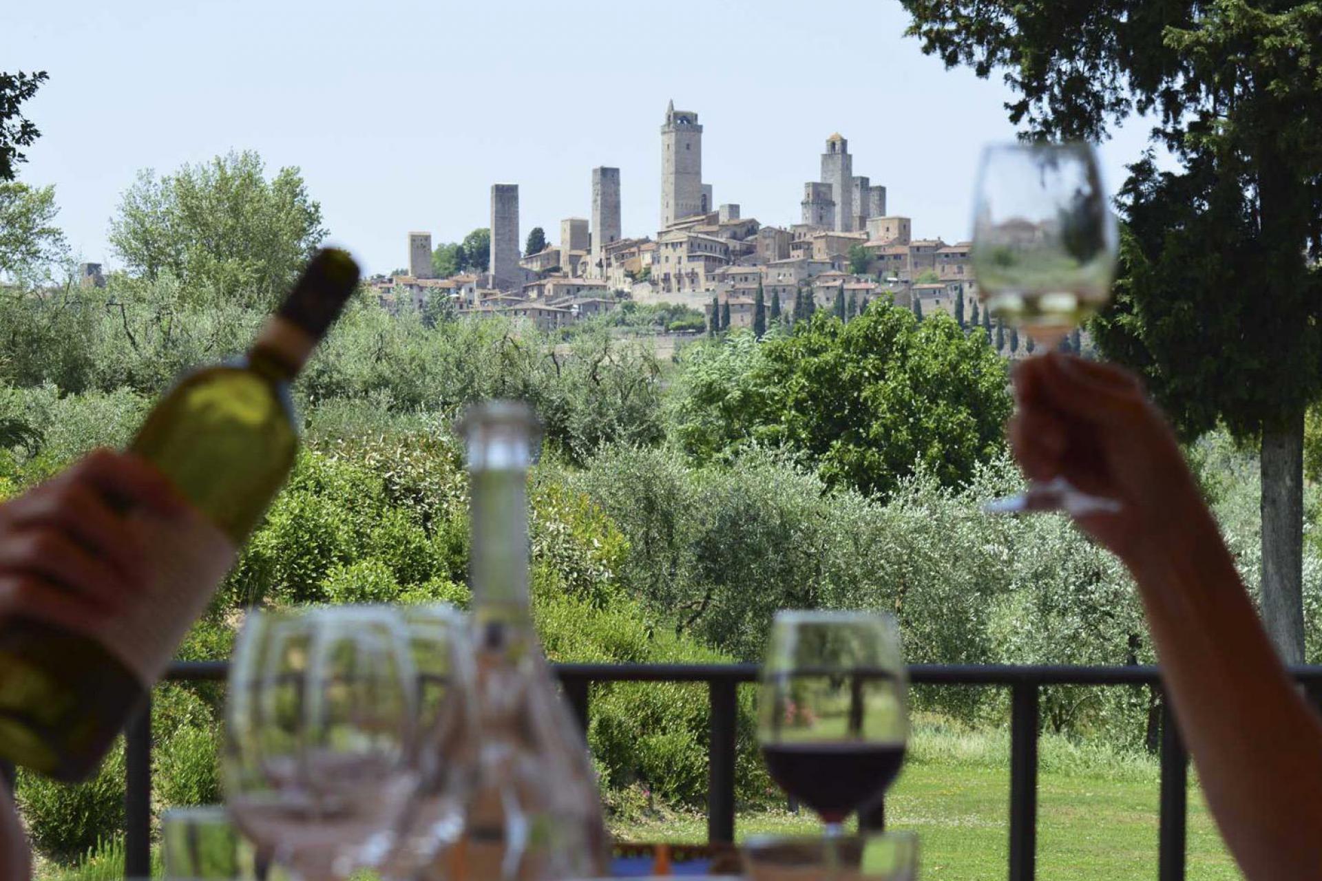 Romantische wijnboerderij met uitzicht op San Gimignano 