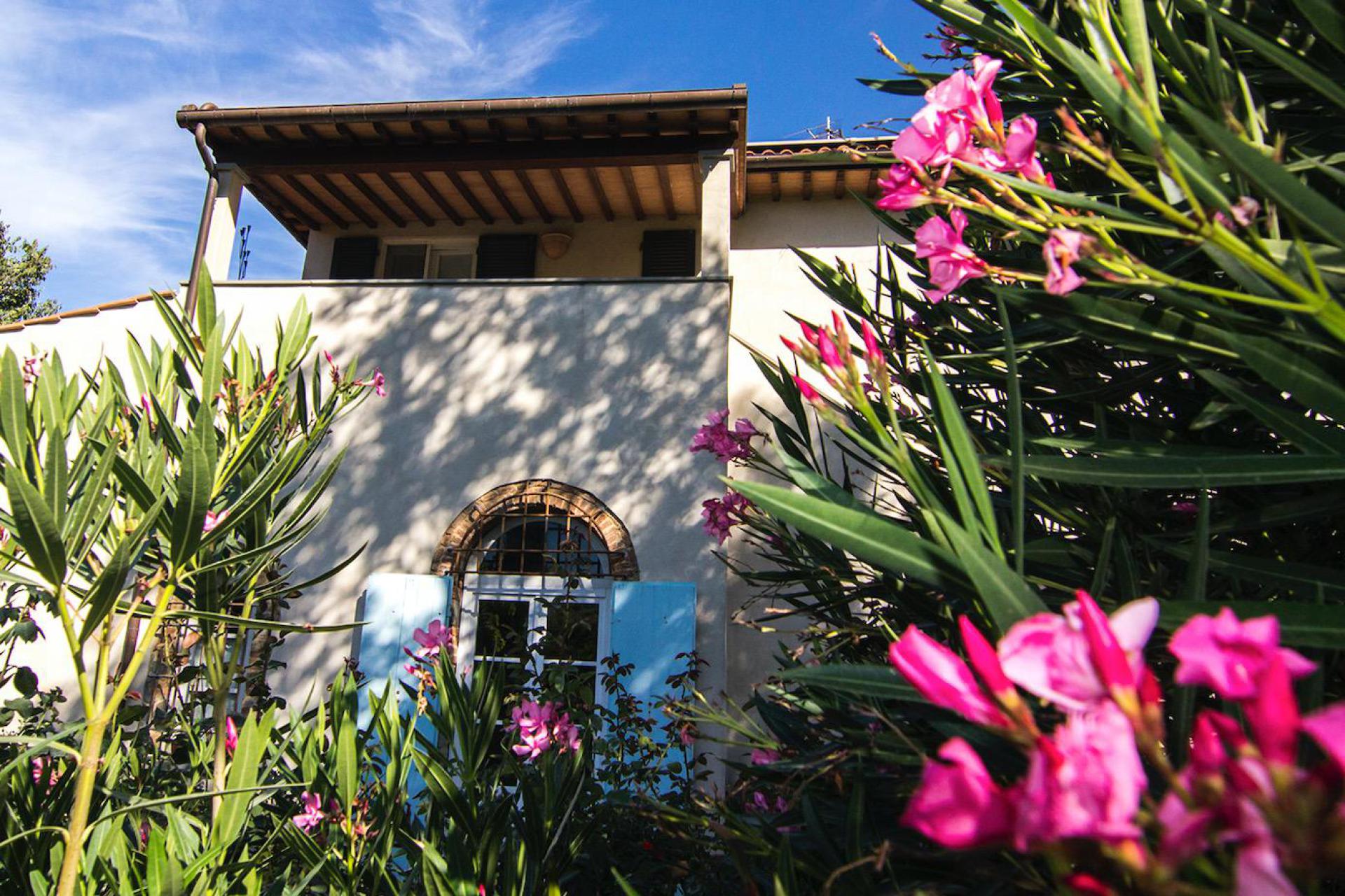 Agriturismo Tuscany Small organic holiday farm in the Tuscan hills