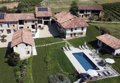 Sfeervolle agriturismo in de Langhe met zwembad en wellness