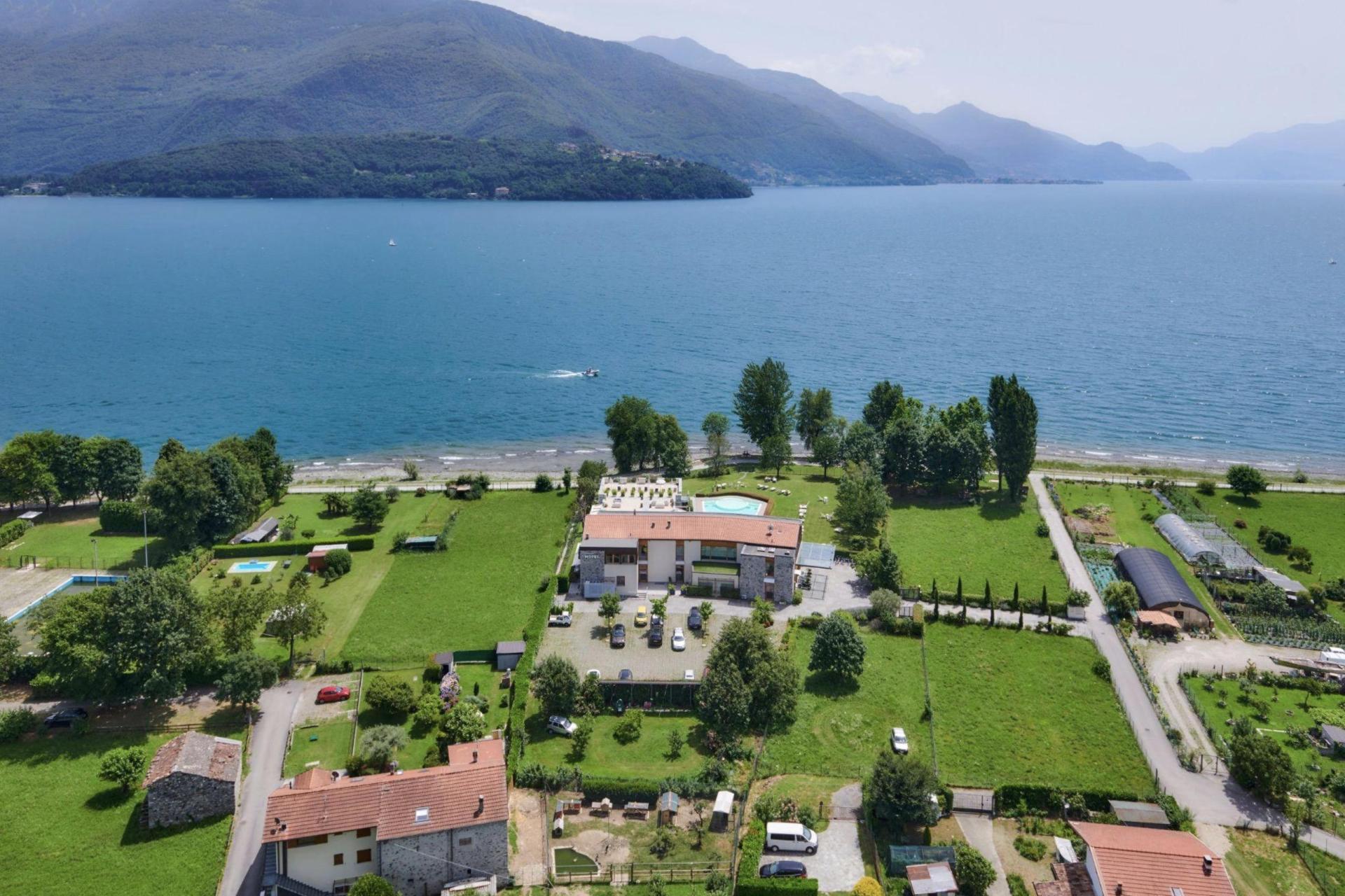 Agriturismo Comomeer en Gardameer Country hotel op prachtige lokatie aan het Comomeer