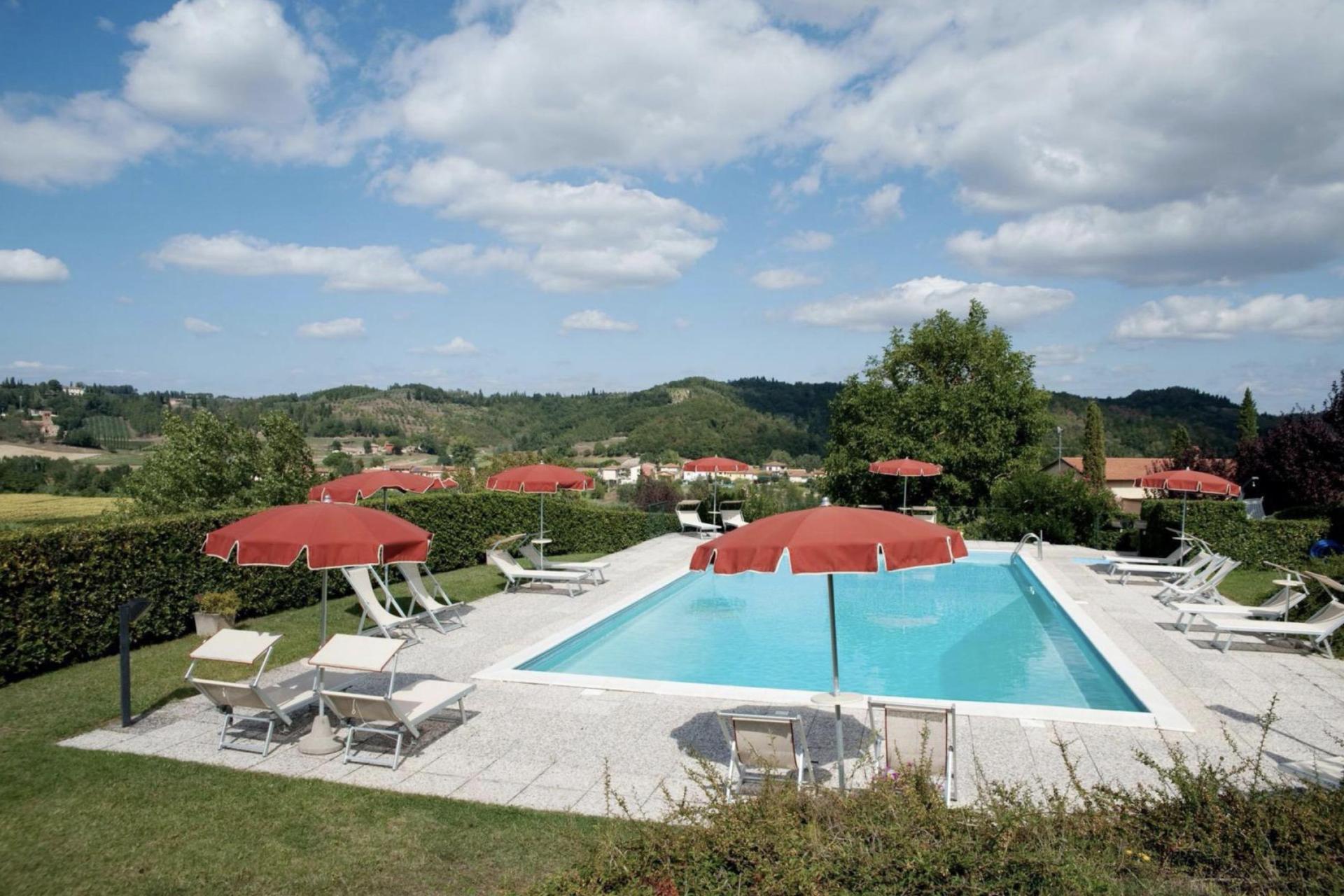 Agriturismo Toscane Familie agriturismo met groot zwembad en peuterbadje