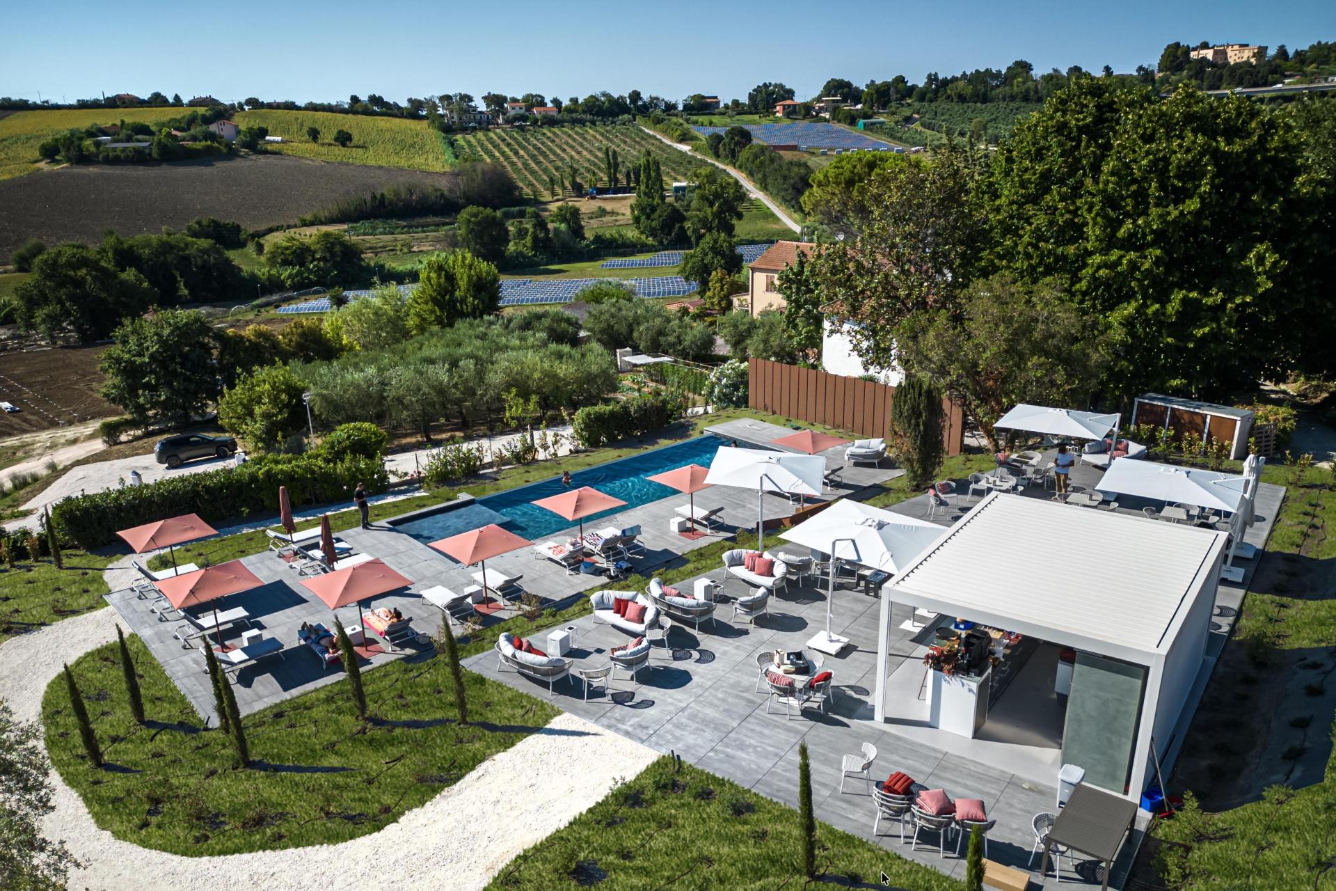 Agriturismo Le Marche Leuke agriturismo le Marche met restaurant in olijfgaard