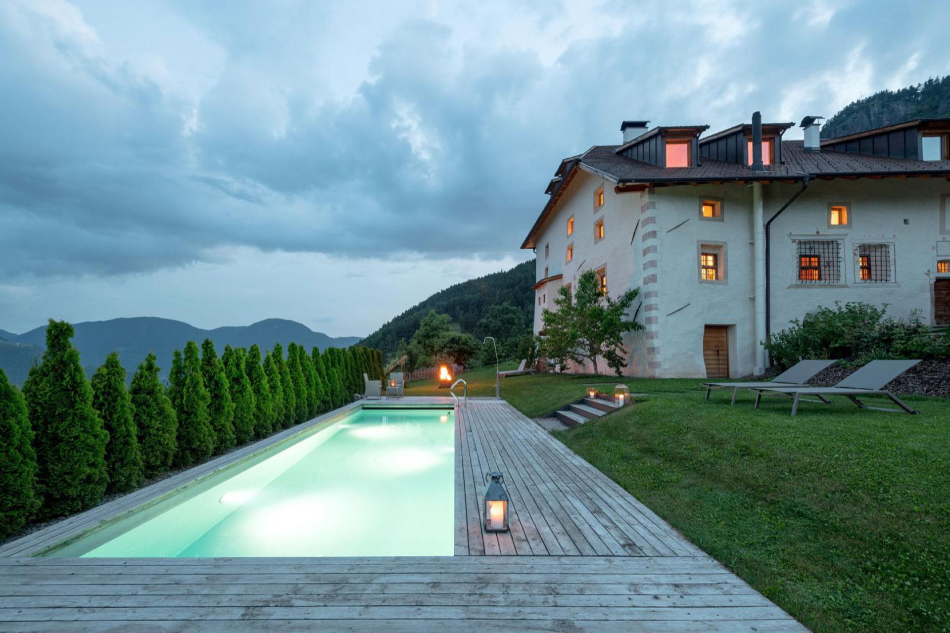 Luxury agriturismo with B&B rooms and Sudtiroler hospitality
