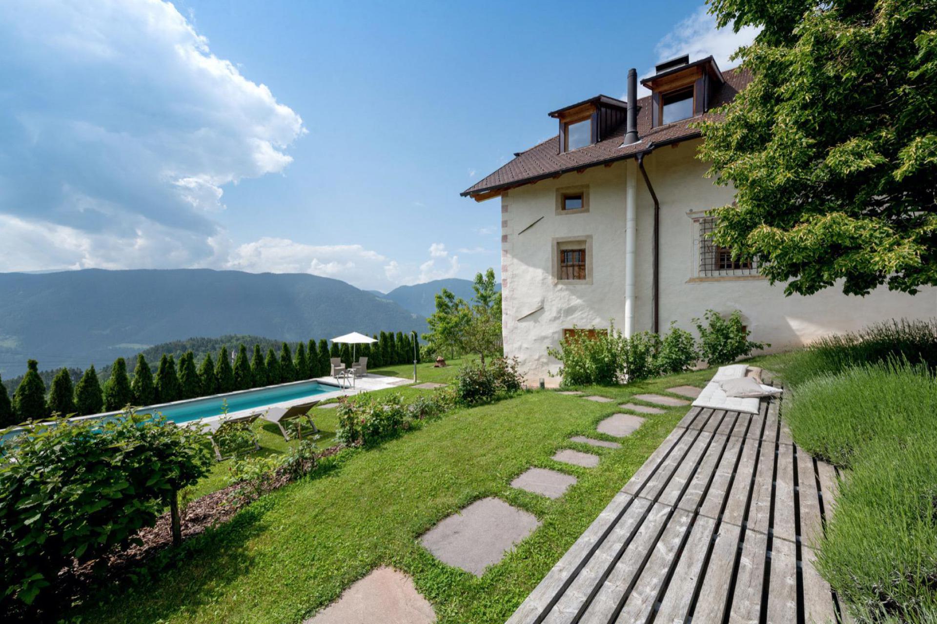 Luxury agriturismo with B&B rooms and Sudtiroler hospitality