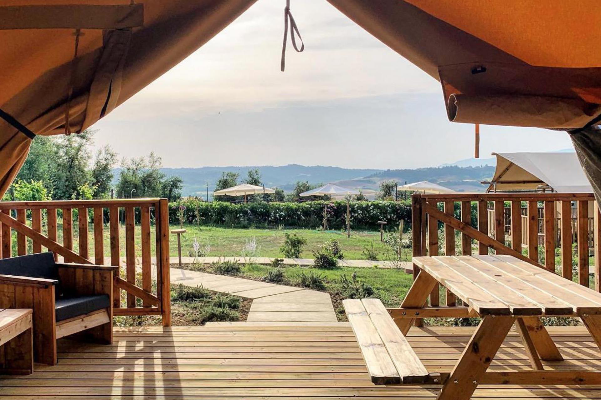 Agriturismo with safari tents near San Gimignano and Volterra