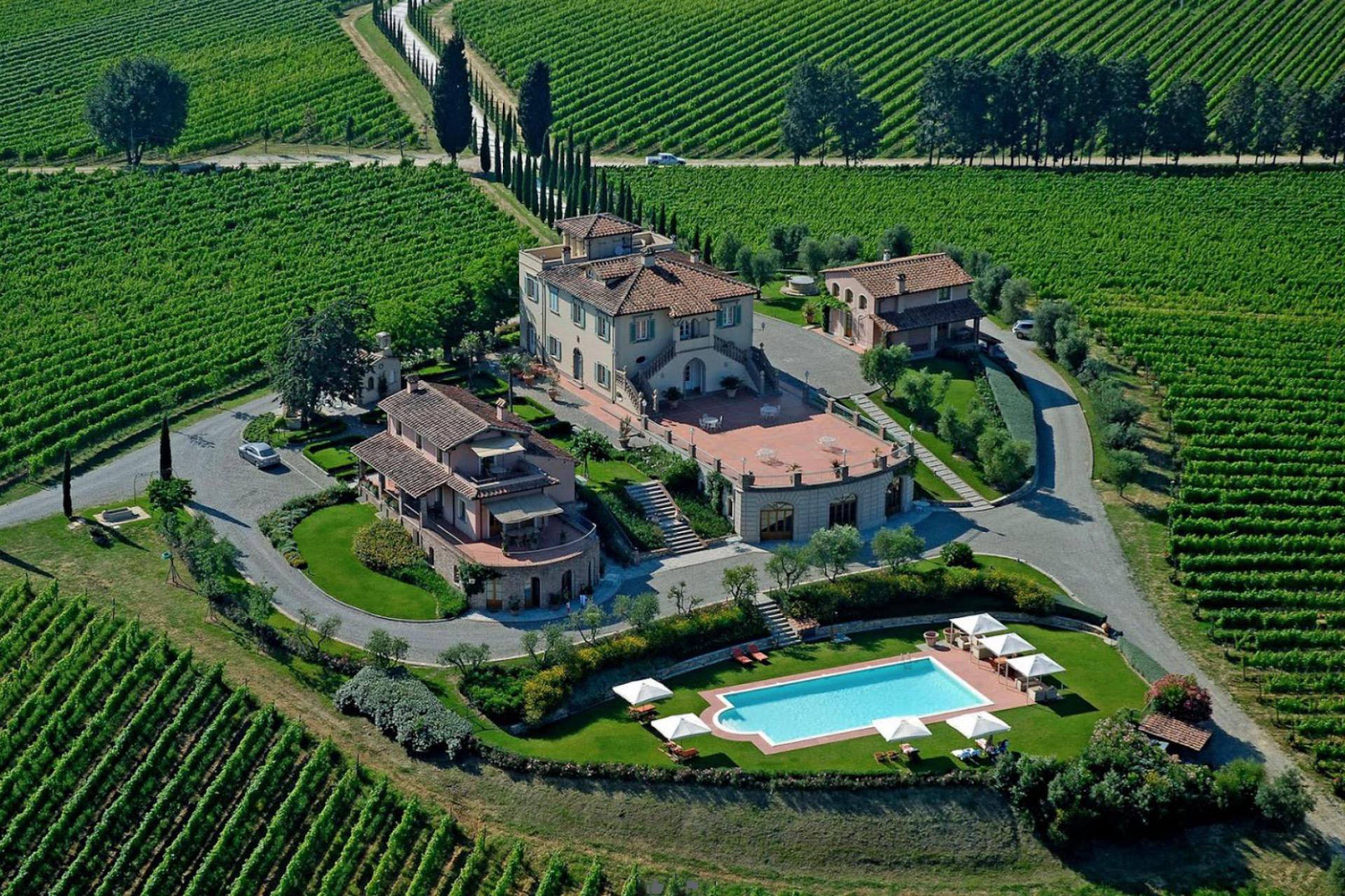 Winery and luxury agriturismo near Pisa