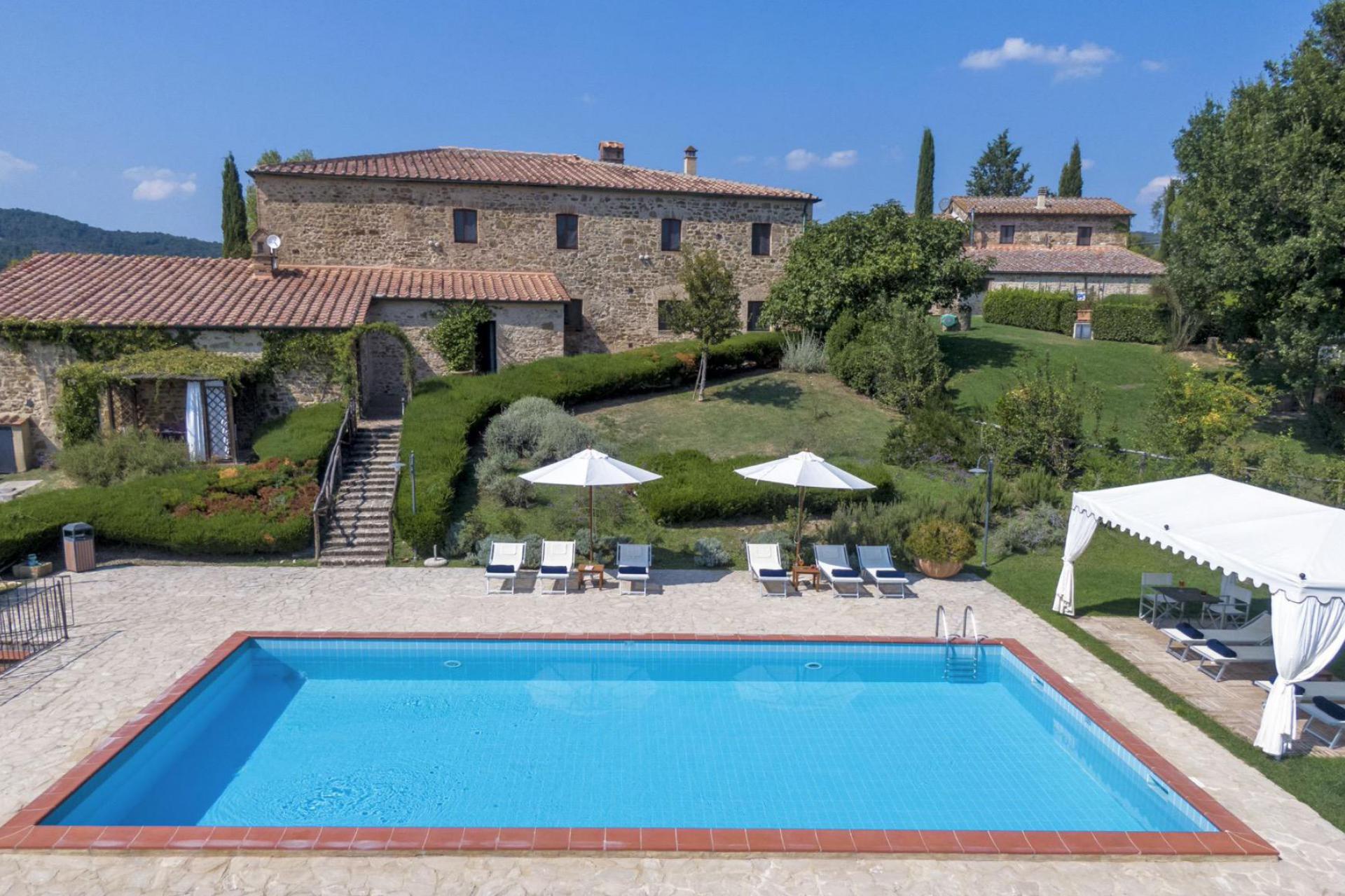 Hospitable agriturismo in the Tuscan countryside