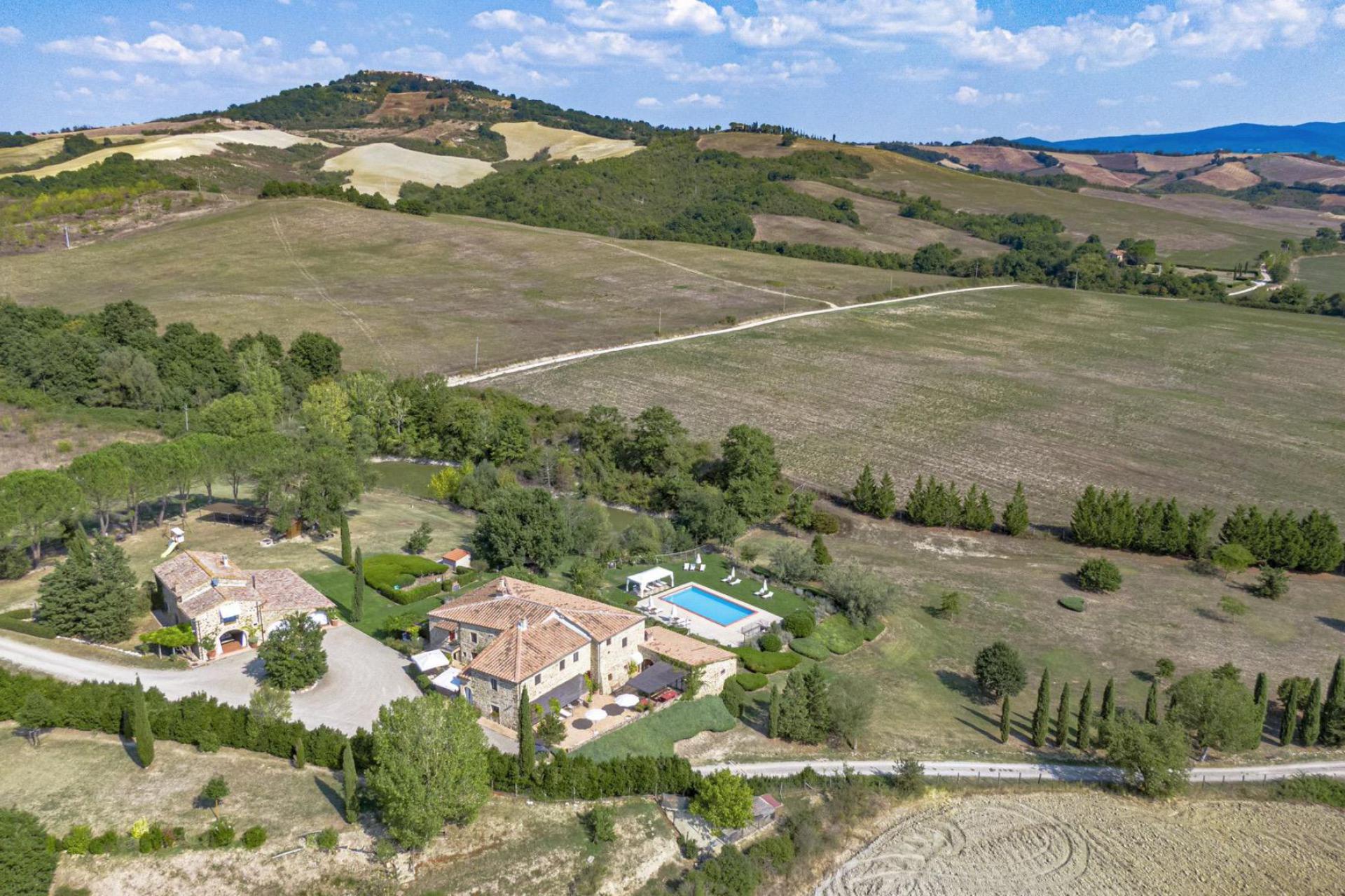 Agriturismo Tuscany with tastefully decorated apartments