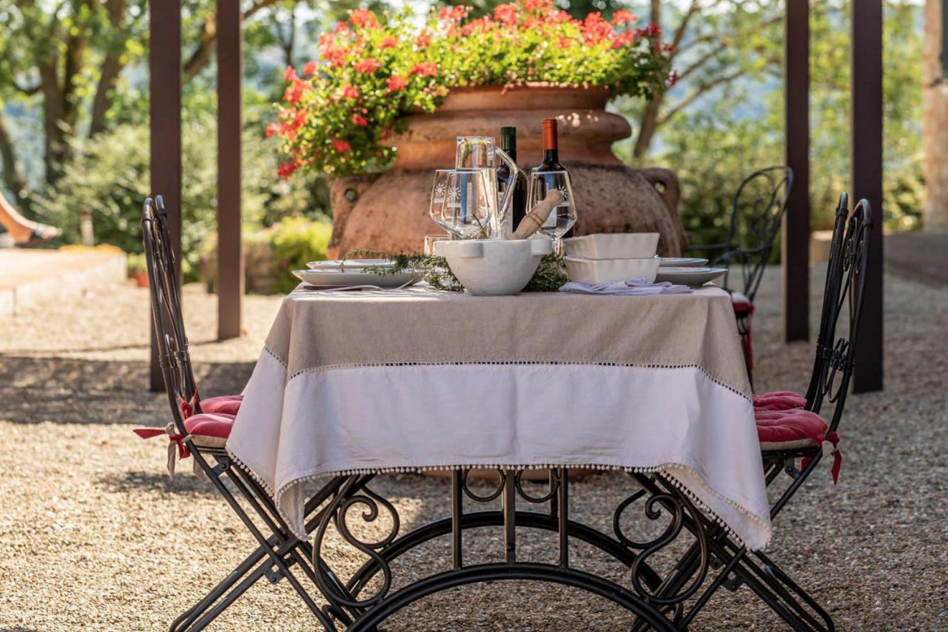 Authentic agriturismo with wine bar and pizza night