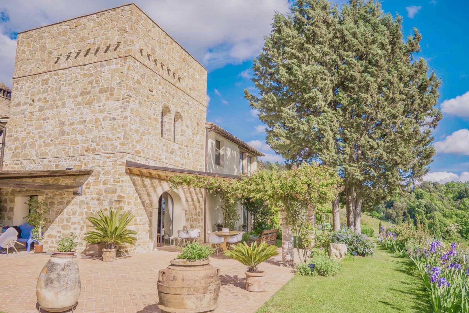 Agriturismo Toscane in olijfgaard met prachtig uitzicht