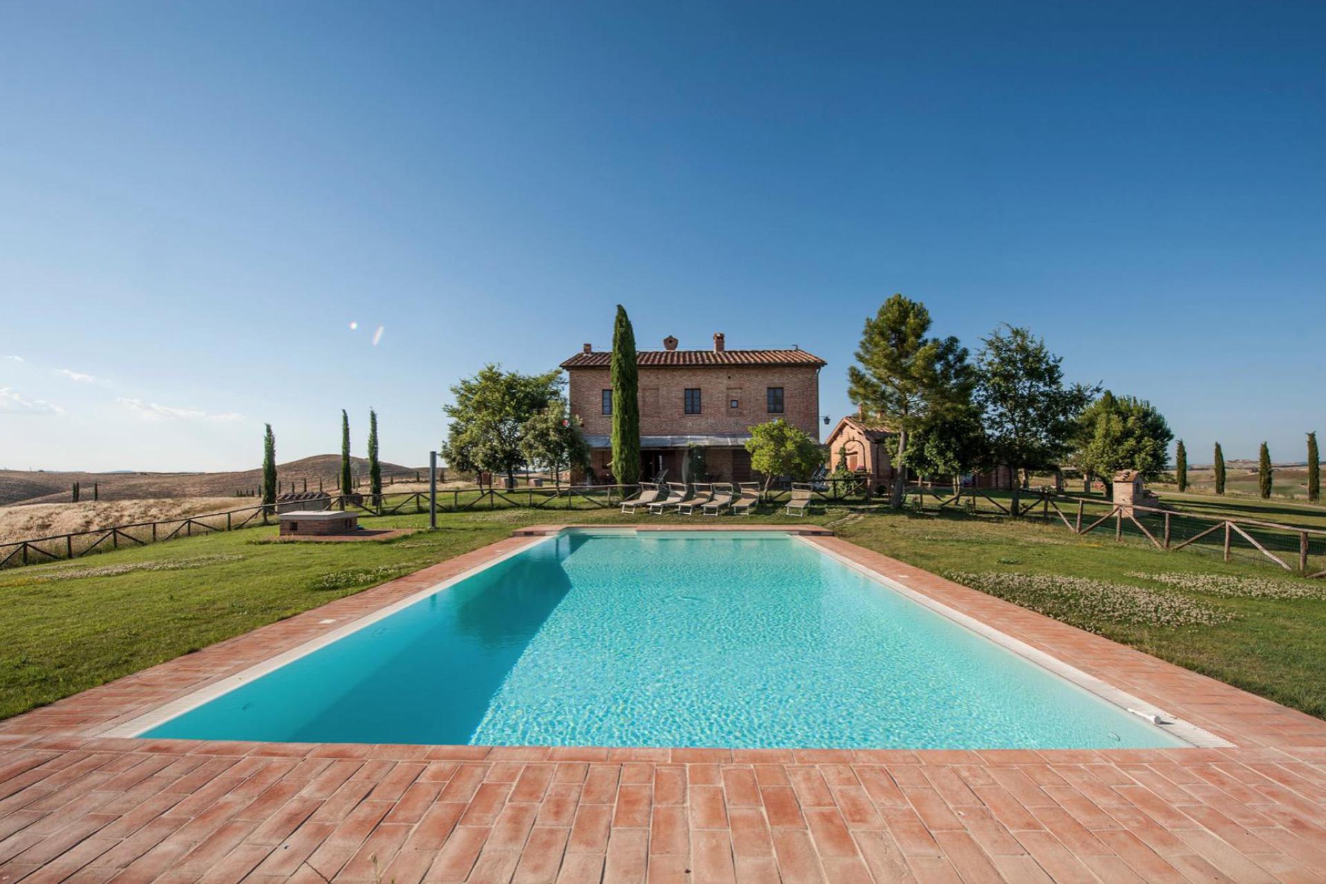 Kleinschallige agriturismo met uitzicht op Siena en de omringende heuvels