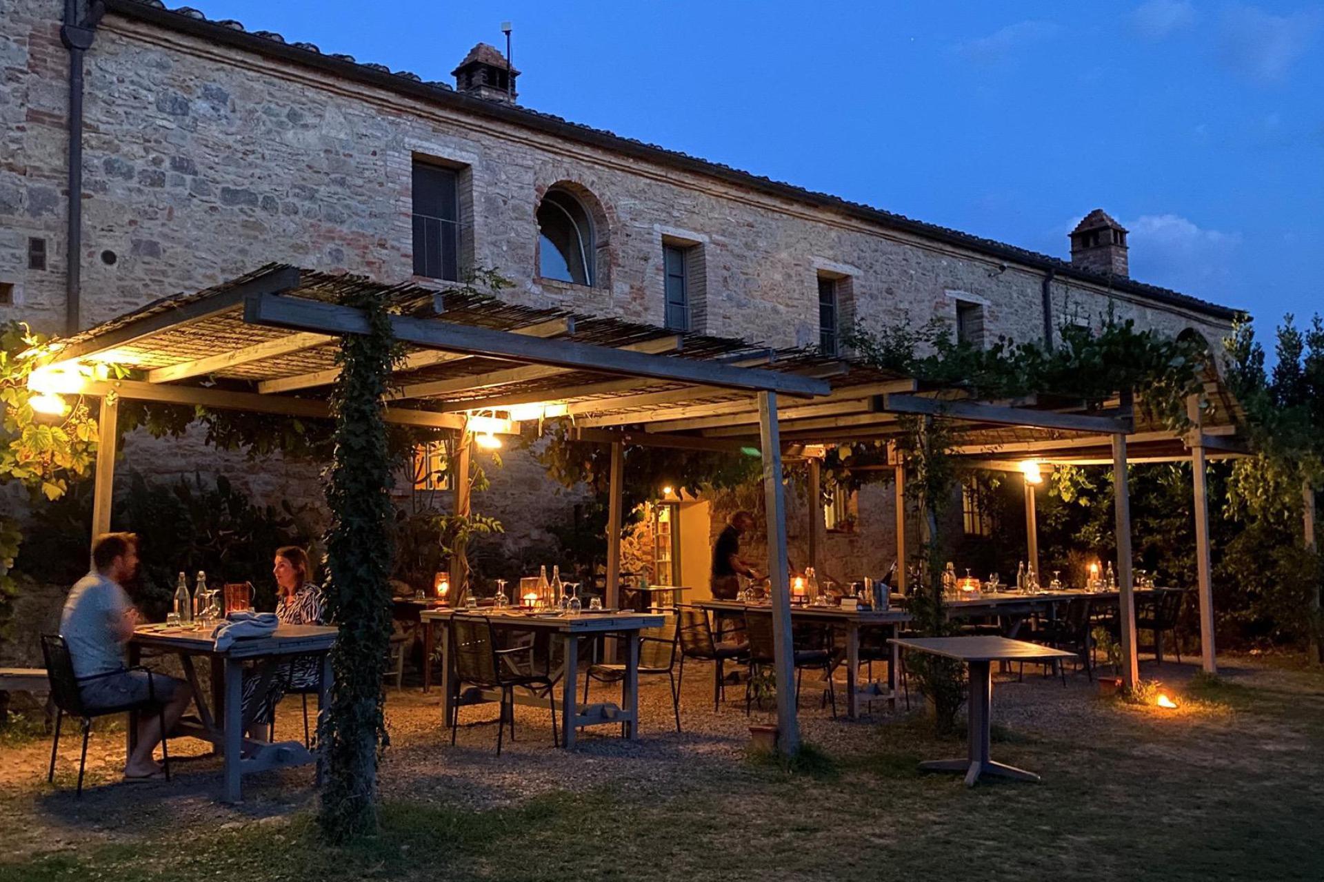 Hospitable agriturismo in the Tuscan countryside