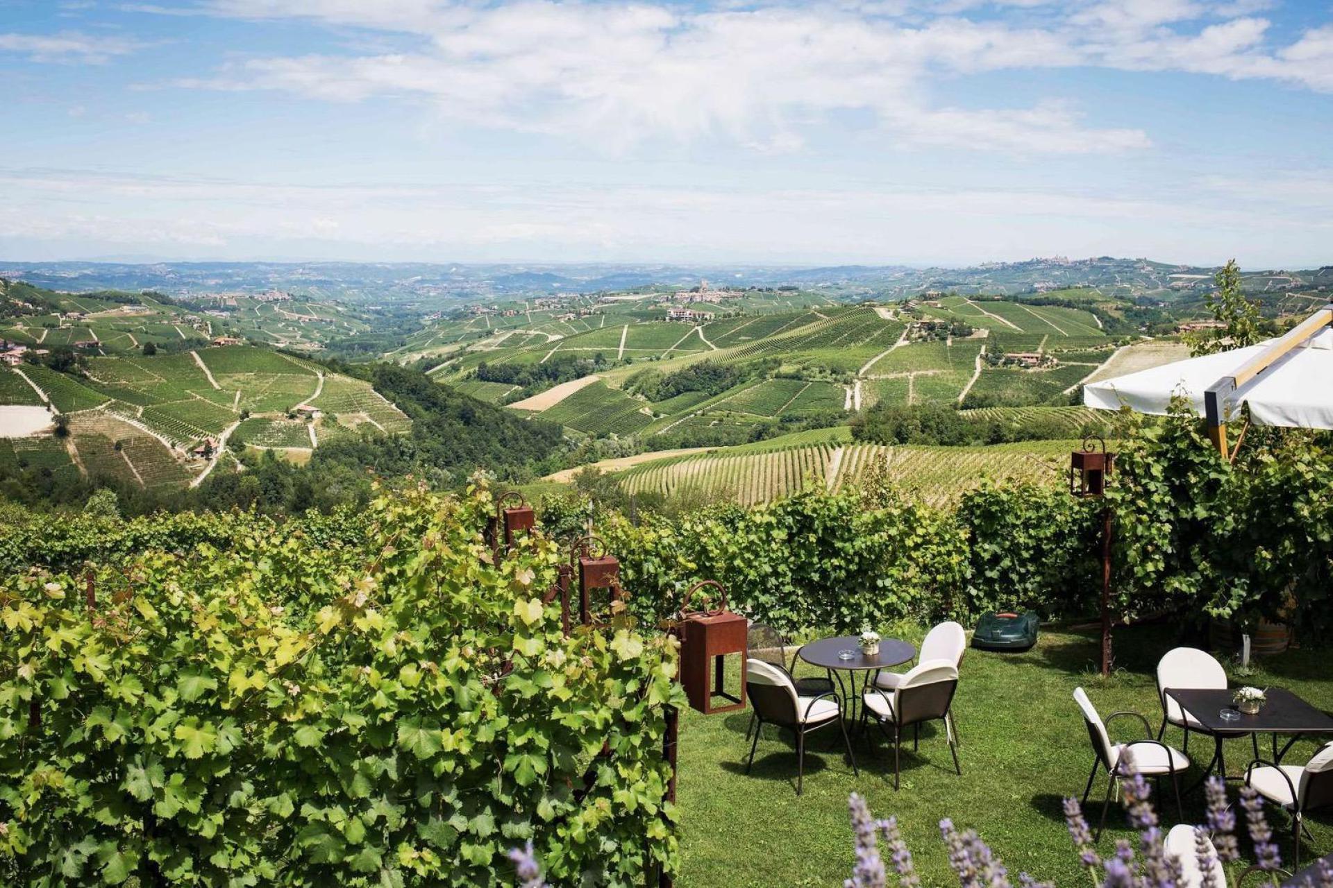 Agriturismo Piemont with great wines and restaurant Agriturismo Piemont with great wines and restaurant