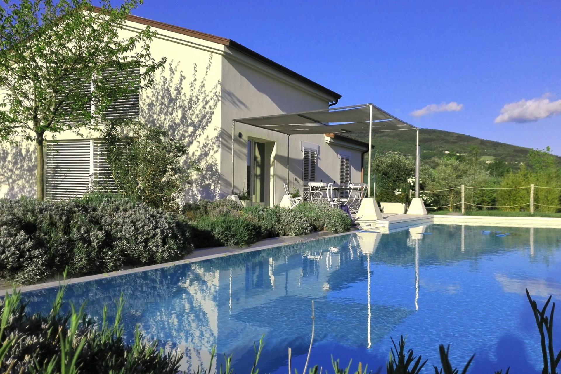 Luxury private villa & pool between Umbria and Marche