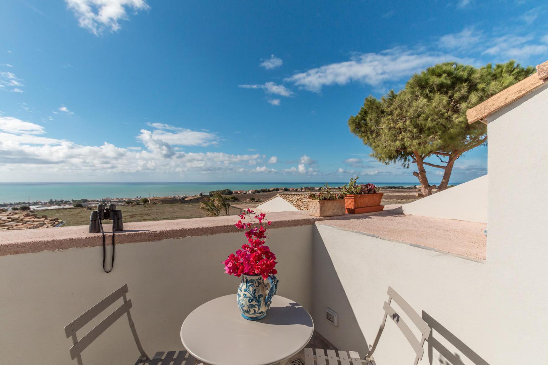 Great Sicilian hospitality and sea views!