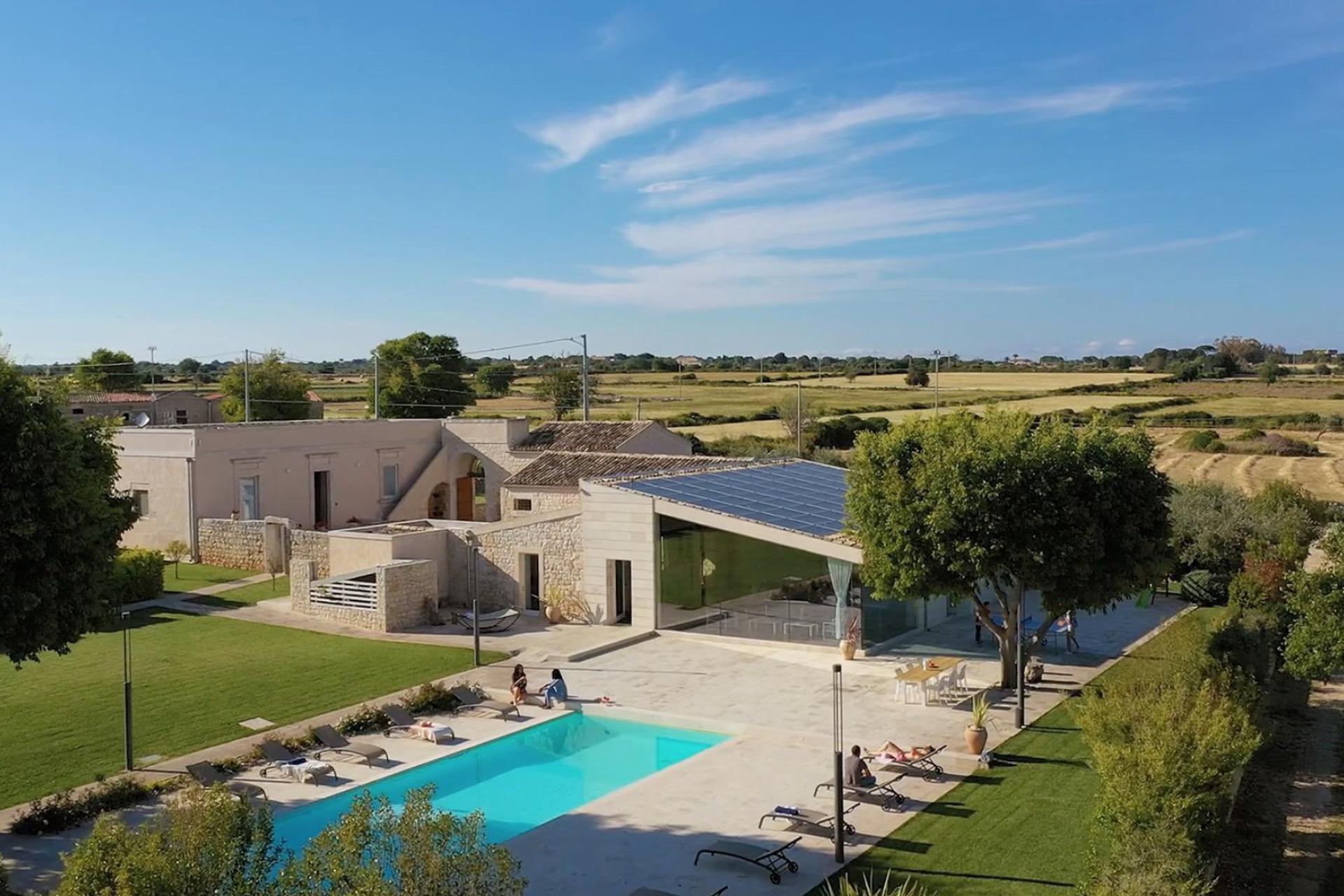 Restored agriturismo with good Sicilian restaurant