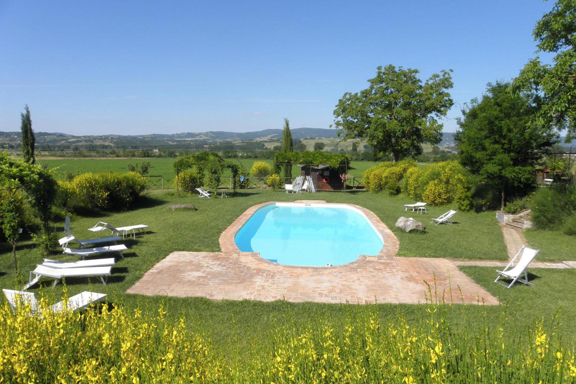 Cozy and child-friendly Agriturismo - Farmhouse in Umbria