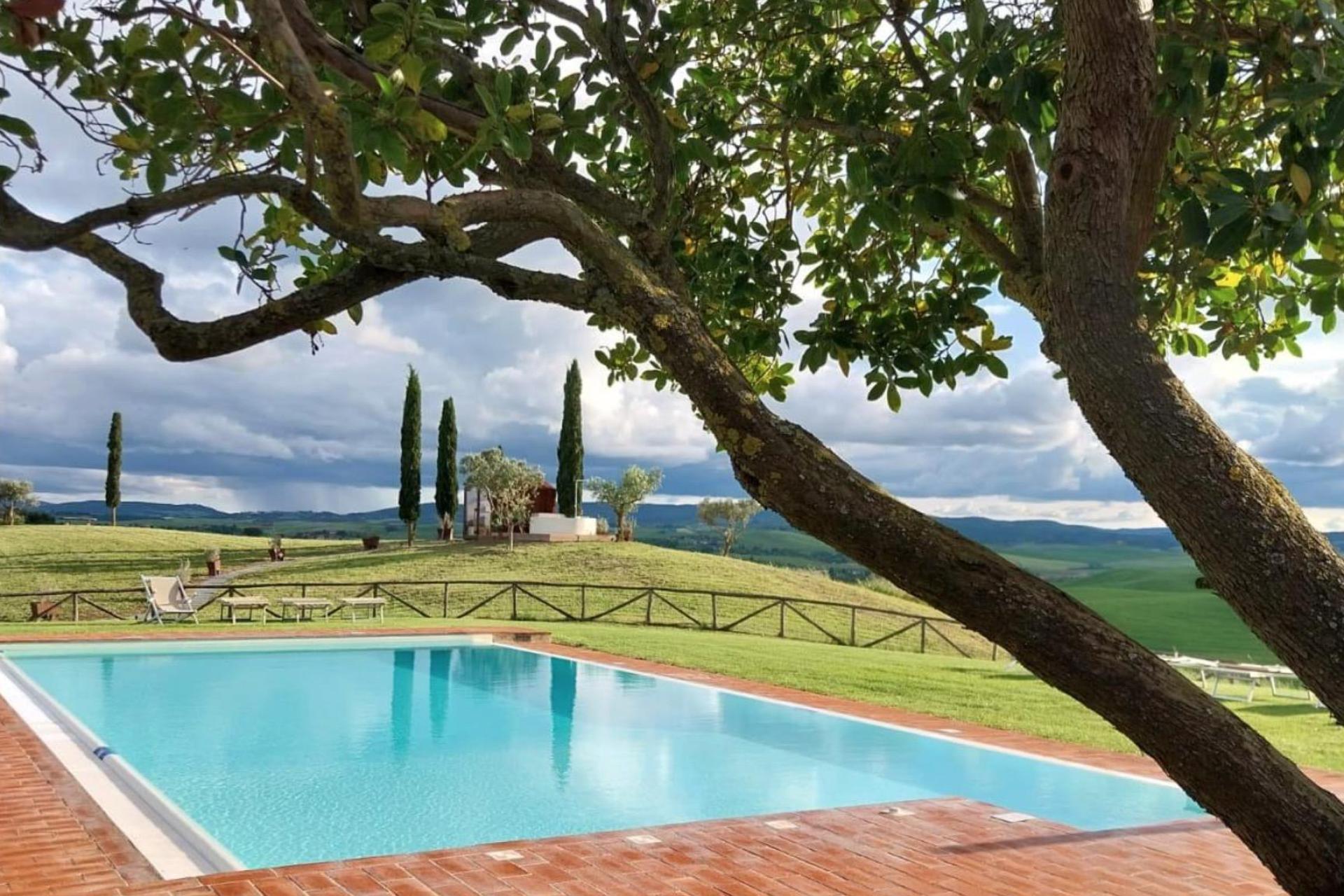 Agriturismo with great views of the Tuscan hills and Siena
