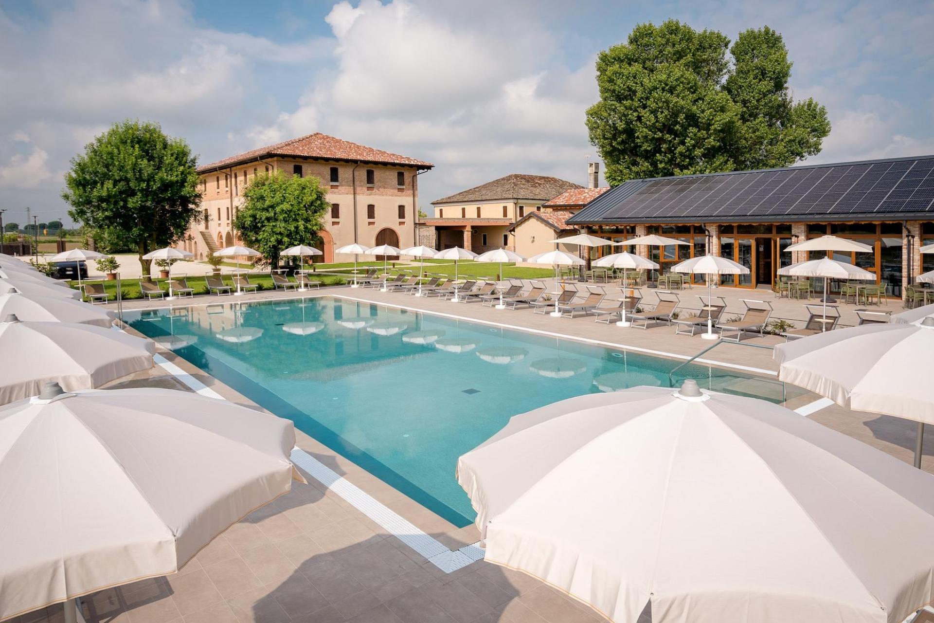 Perfect agriturismo for families, 20 minutes from the beach.