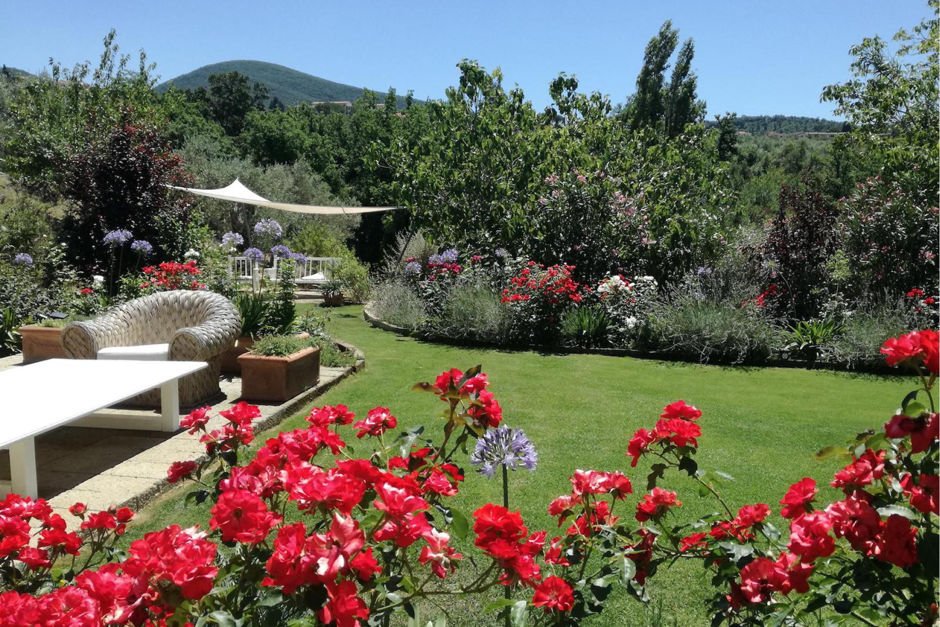 Modern suites in a B&B farm near Pisa