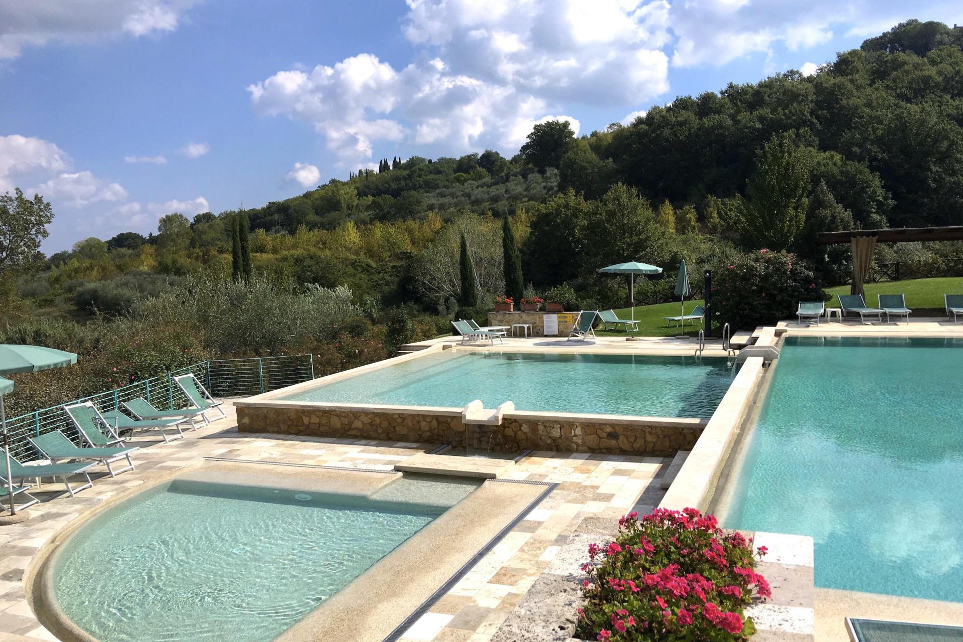Child-friendly country resort with beautiful pool