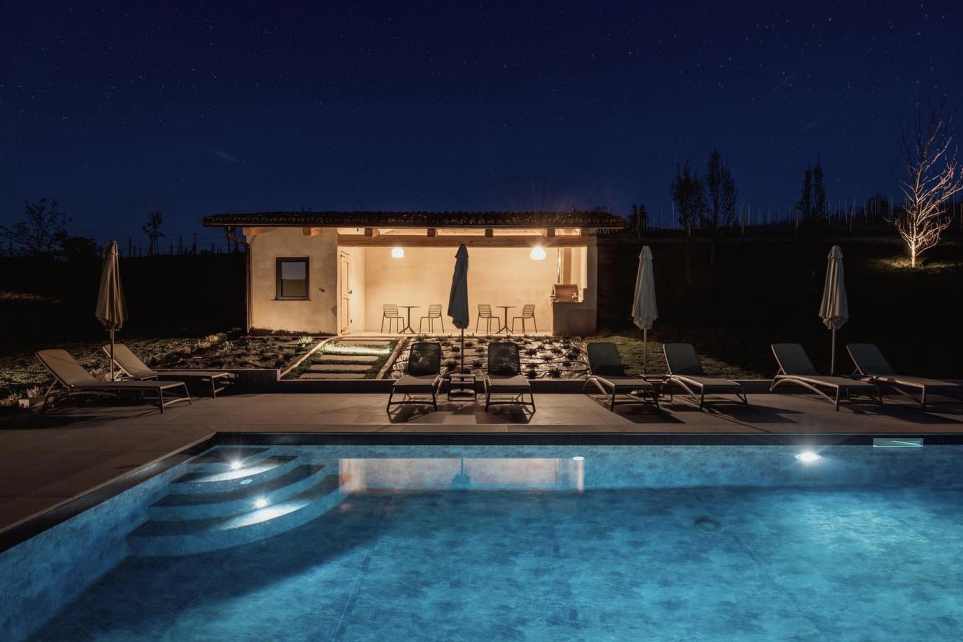 Charming agriturismo in the Langhe with pool and wellness