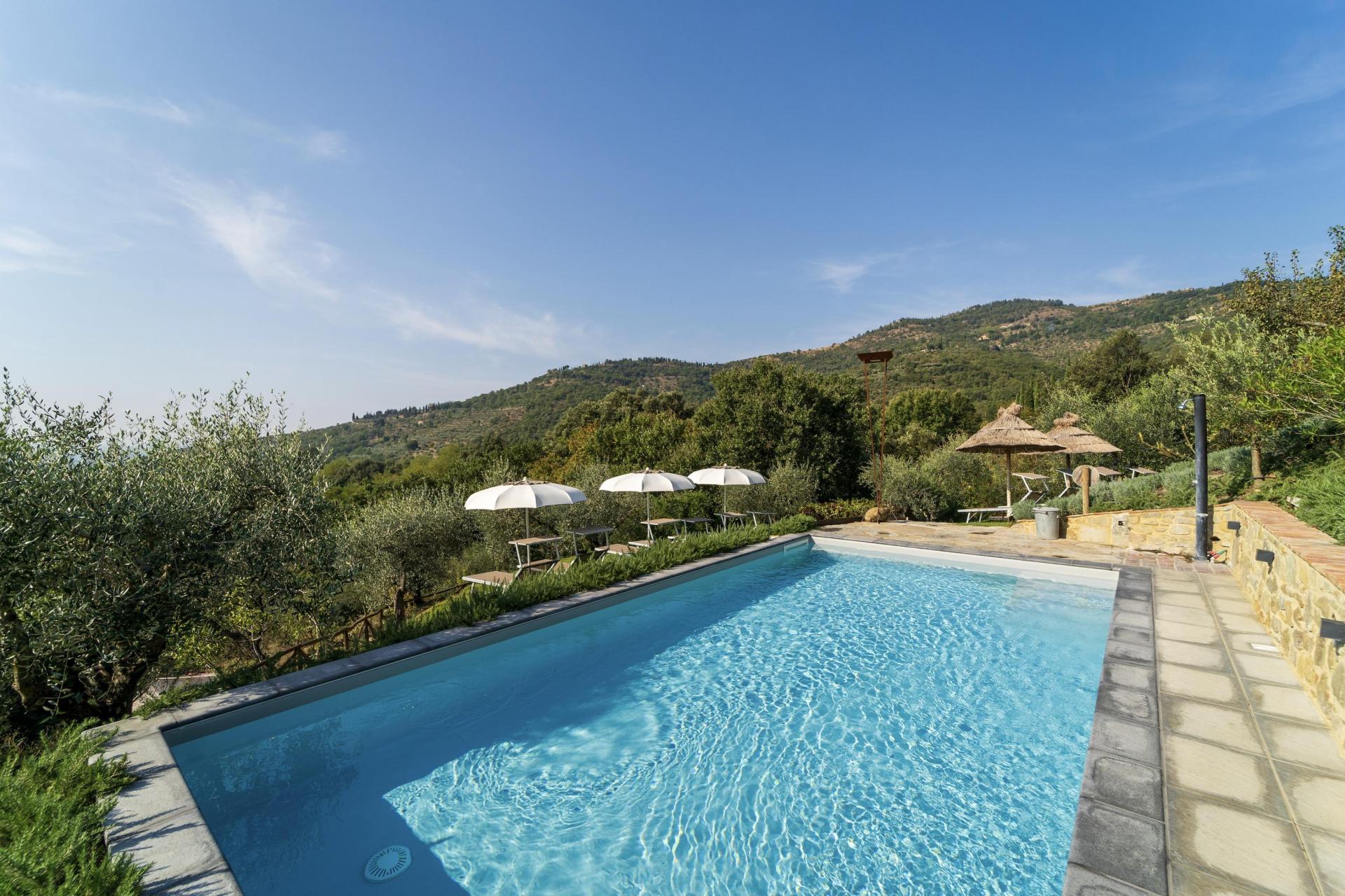 Small-scale agriturismo near Cortona with pool and views