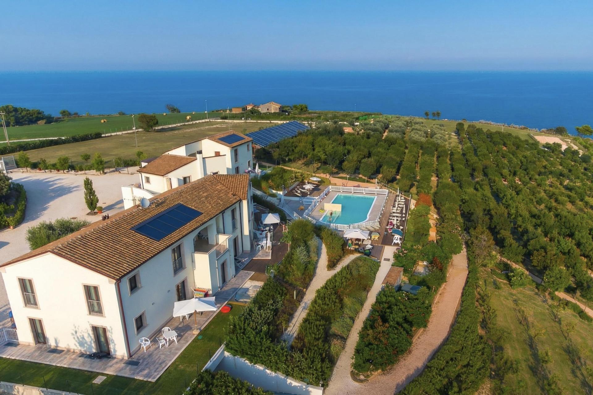 Child-friendly agriturismo Marche with sea view