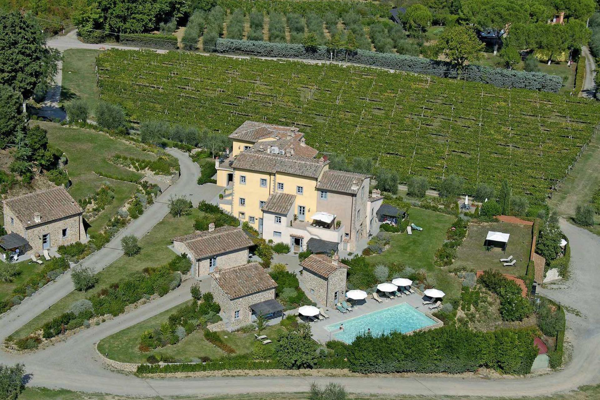 Romantic agriturismo with views of San Gimignano