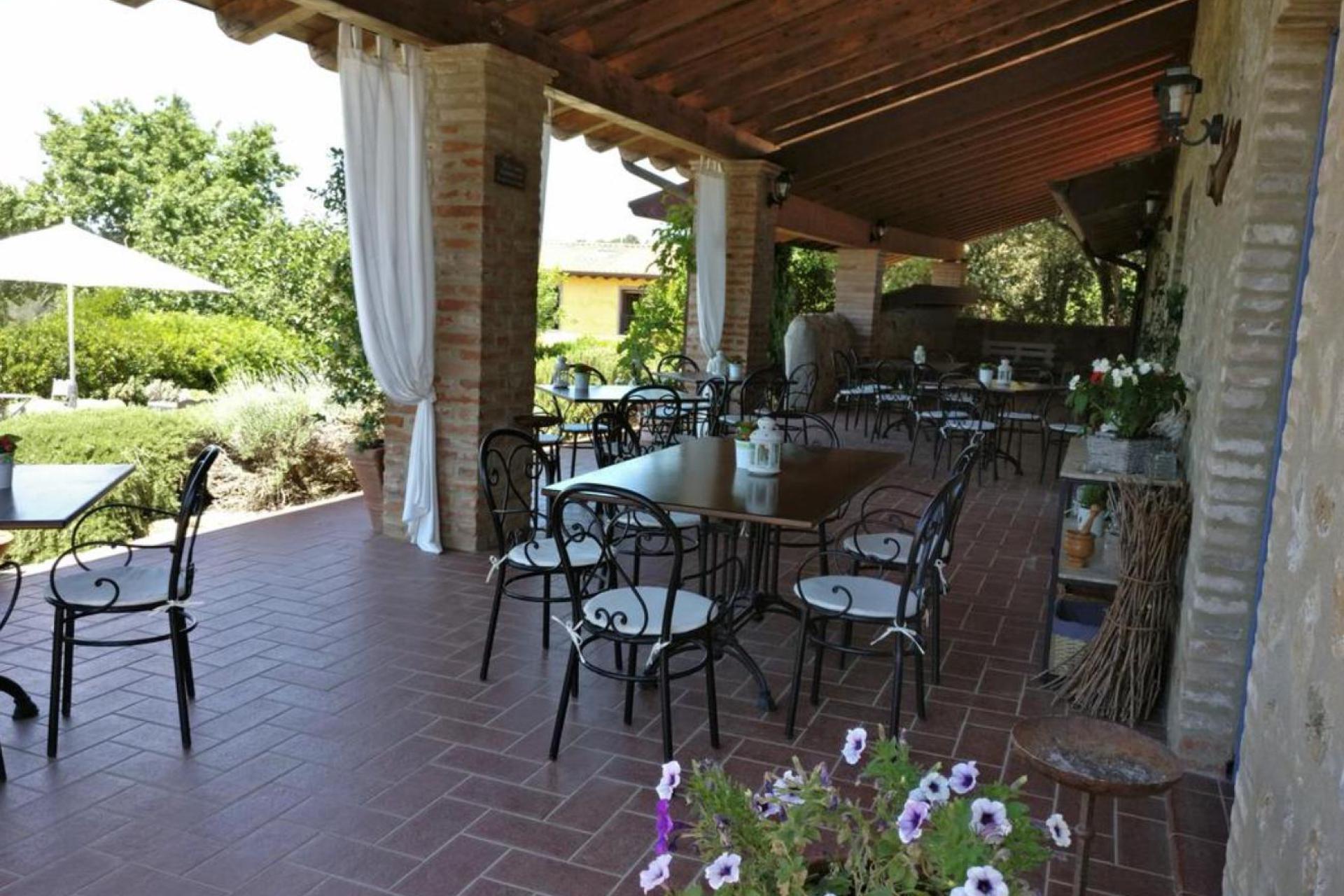 B&B with breakfast and dinner in the south of Siena