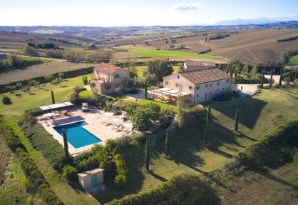 Attractively situated country house with bistro