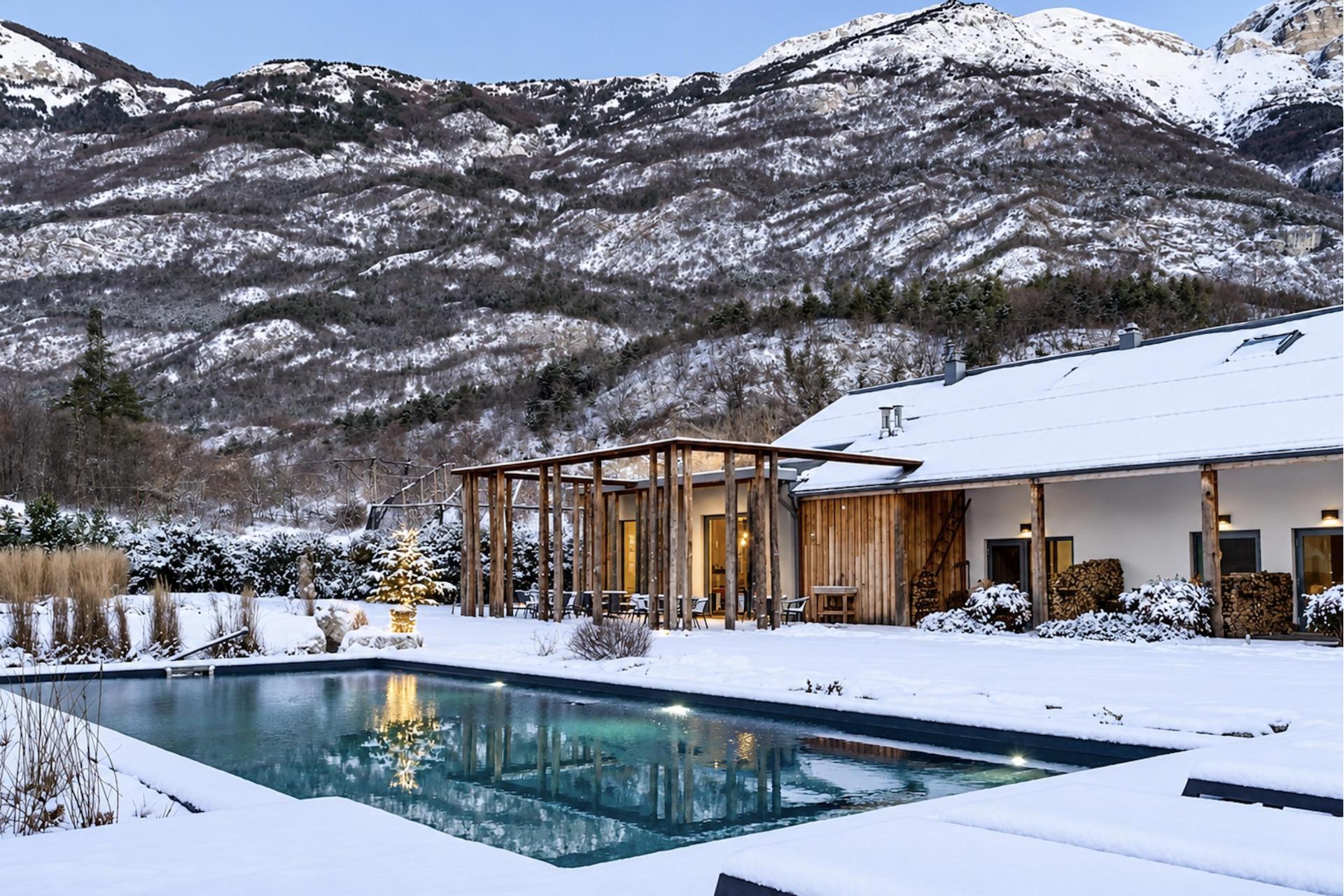 Organic apple-agriturismo in the lake valley of Trentino