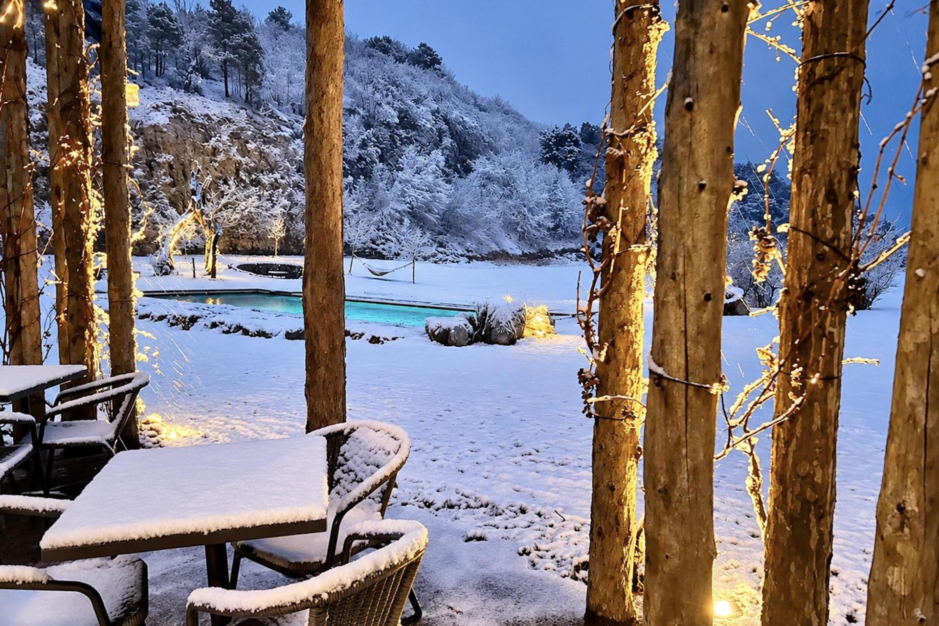 Organic apple-agriturismo in the lake valley of Trentino