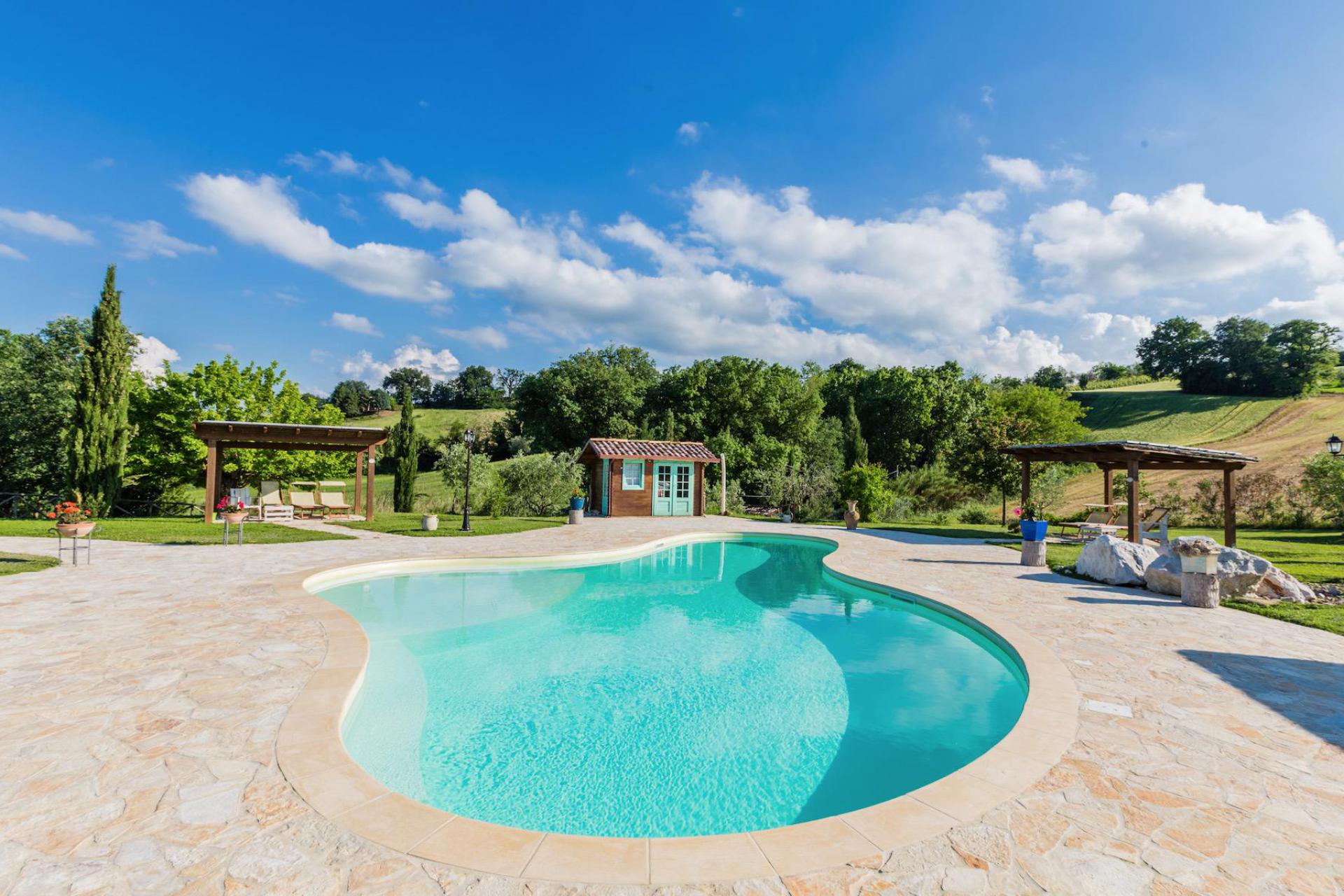 Klein country house in Le Marche