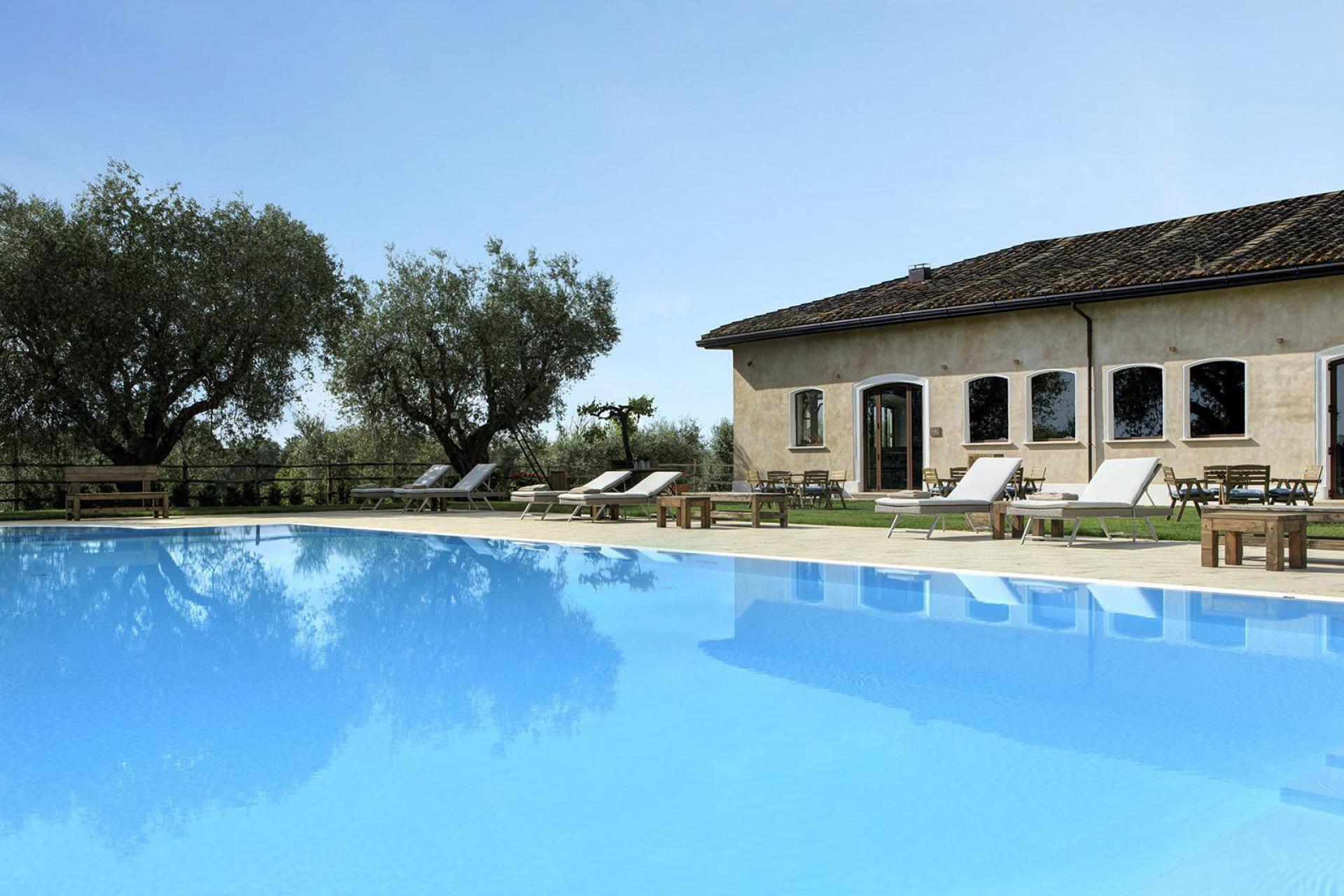Luxe agriturismo bij Rome met restaurant en zwembad