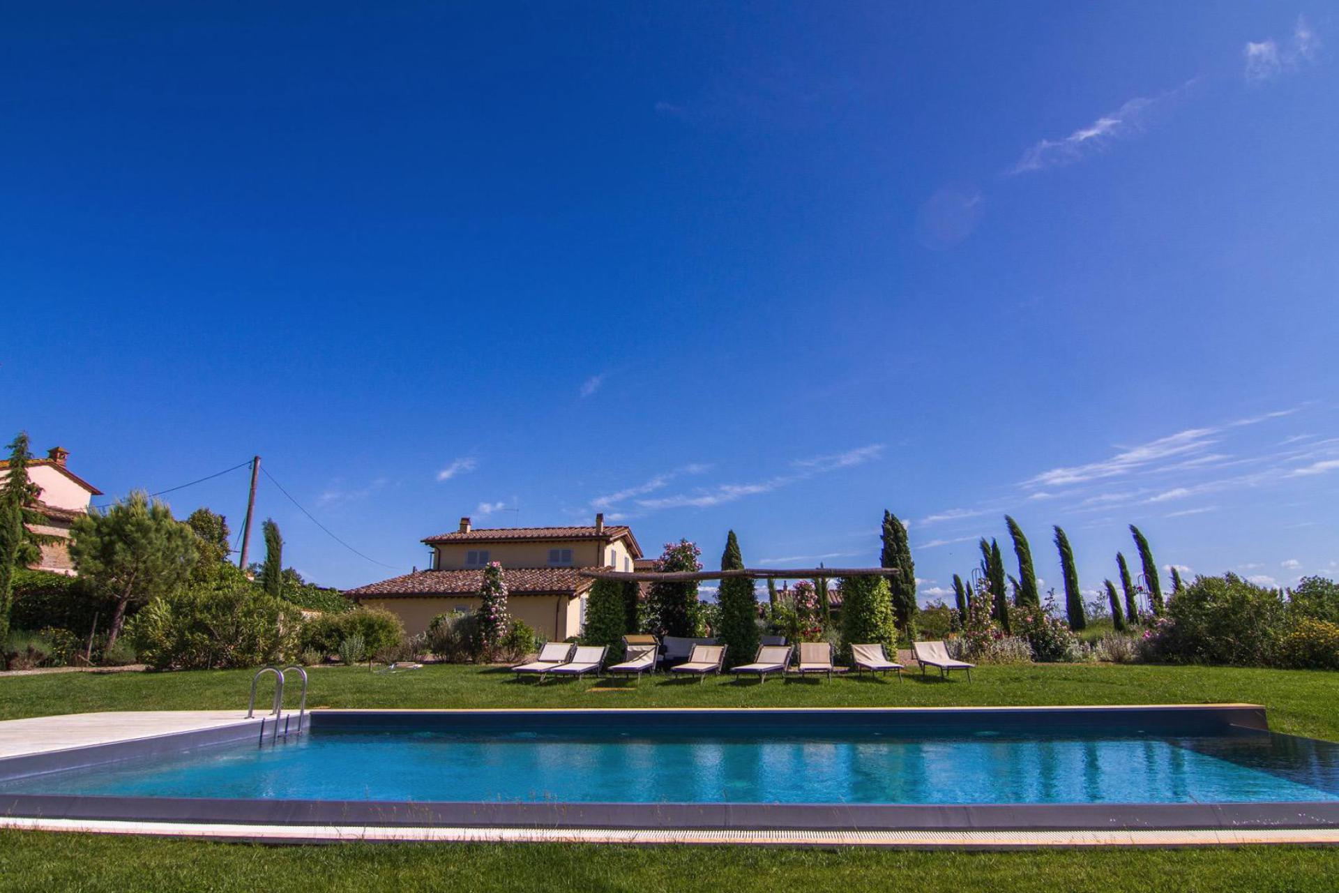 Agriturismo bij Siena met zwembad en luxe appartementen