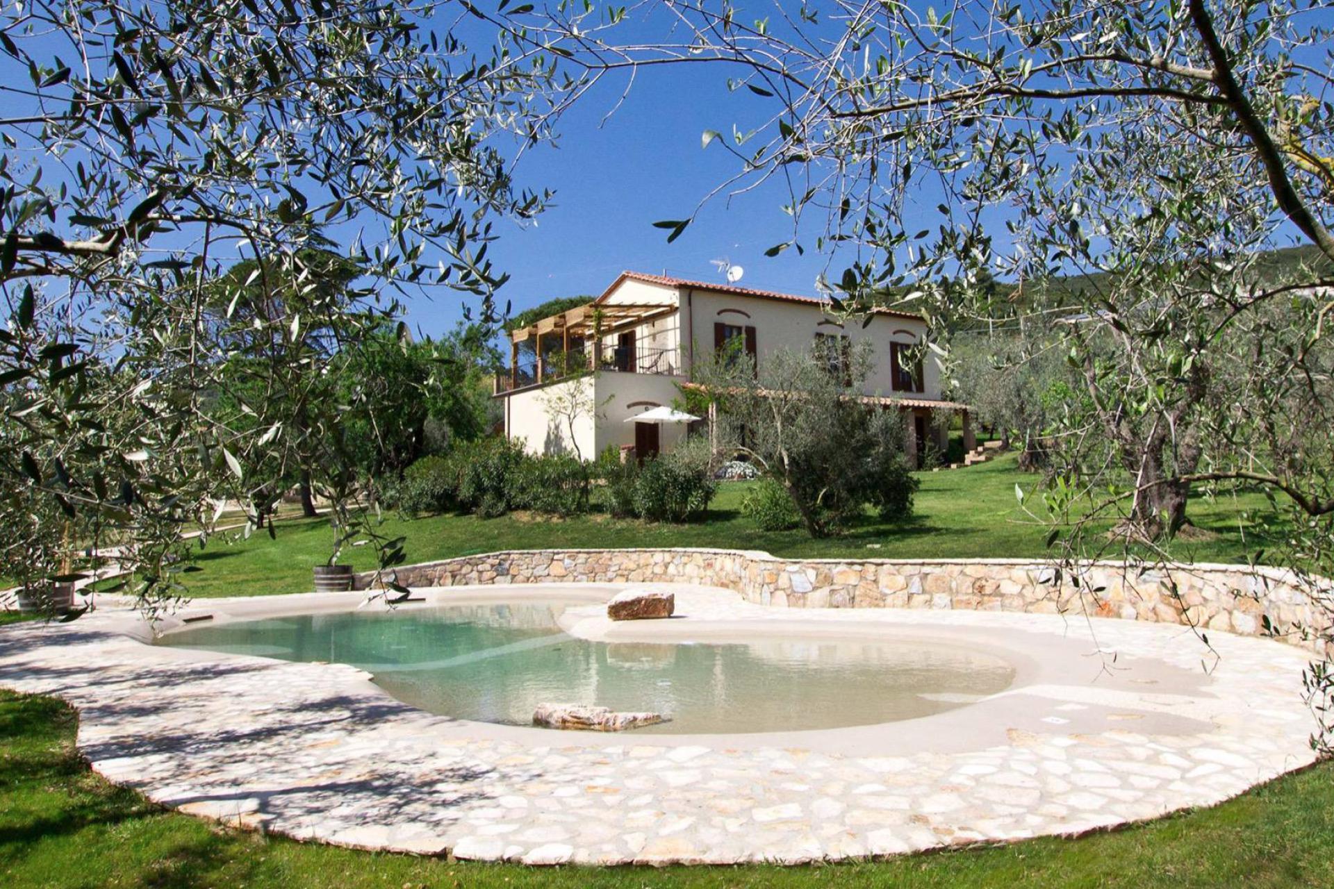 Agriturismo in olijfgaard vlakbij de kust in Toscane