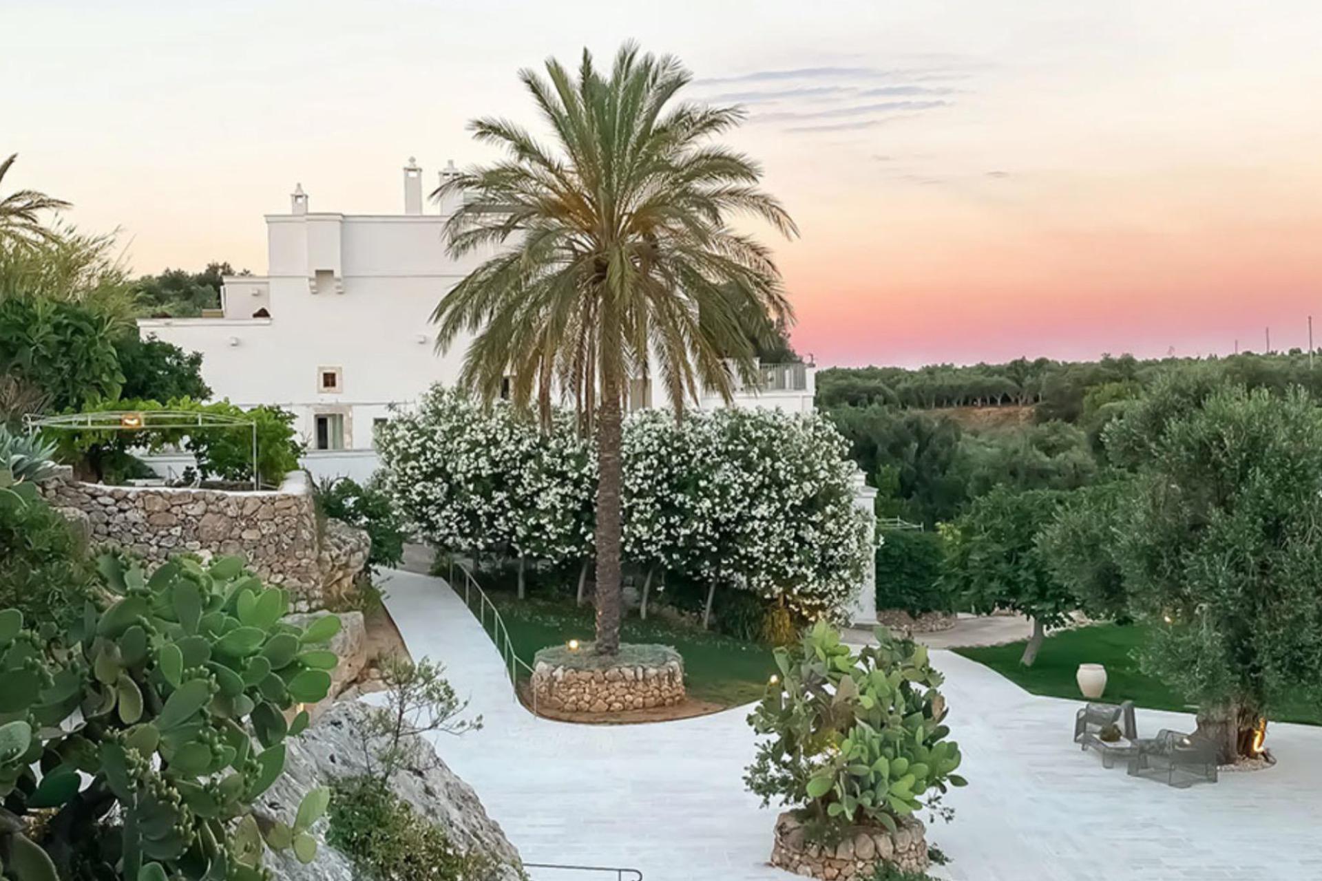 Rustige masseria in Puglia met stijlvol interieur