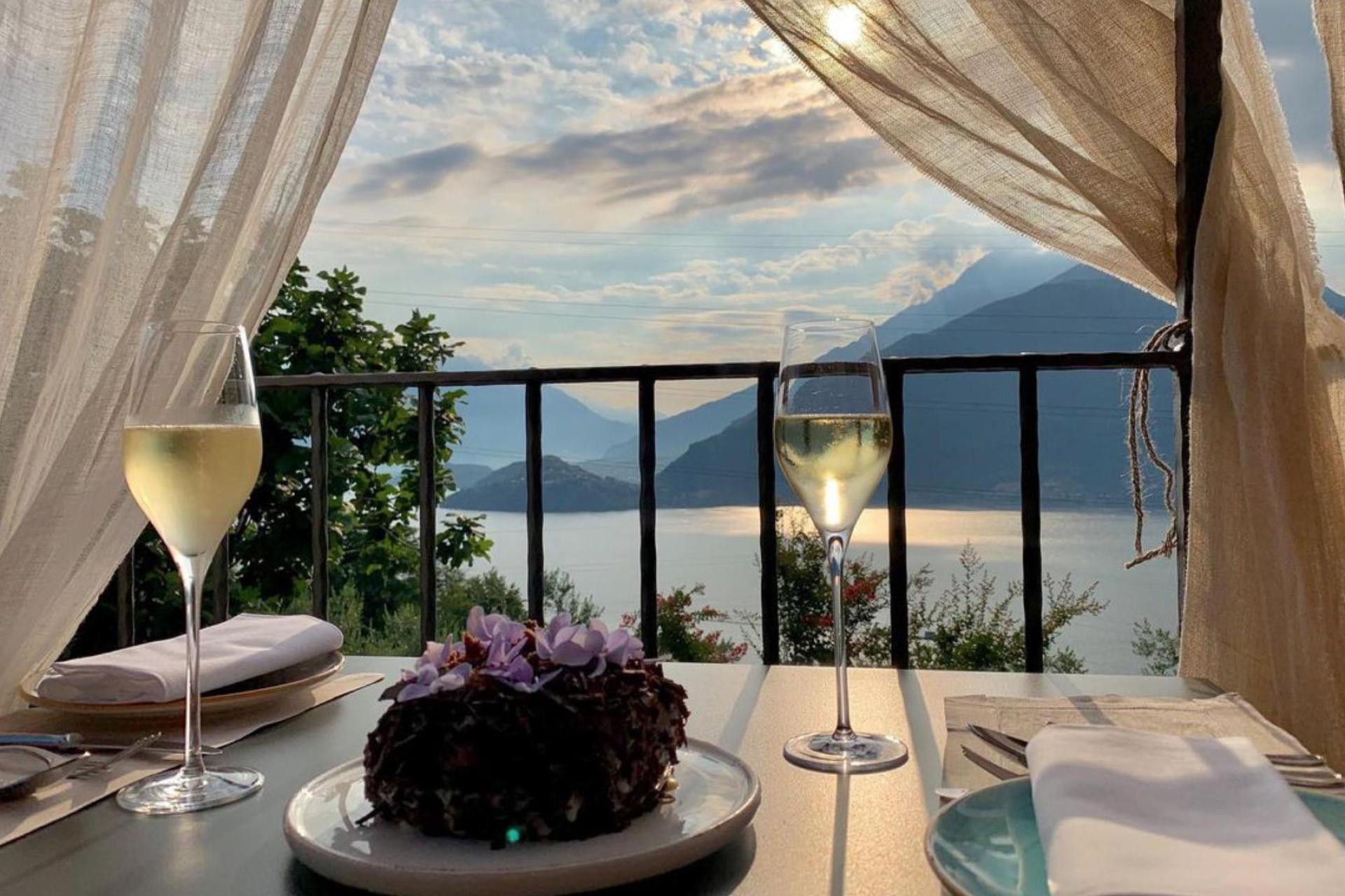 Luxe agriturismo met zwembad en uitzicht op Comomeer!