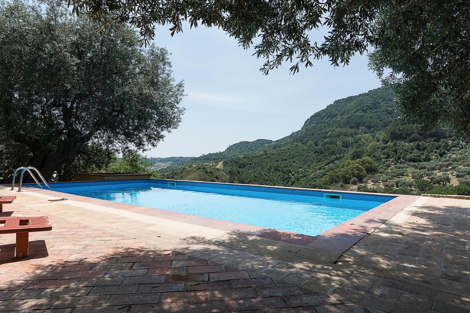 Agriturismo met goed restaurant nabij de zee in Calabrie