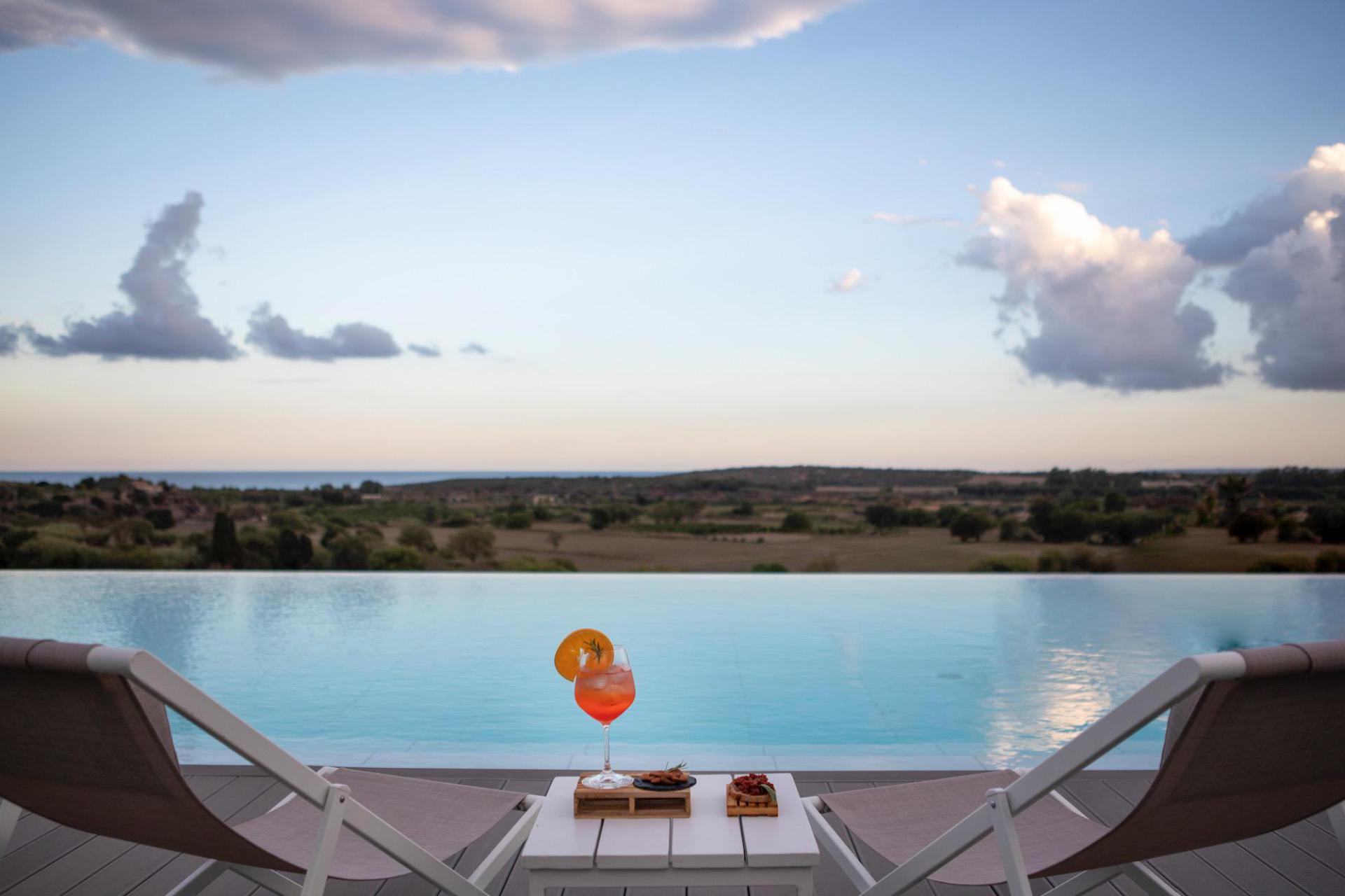 Biologische agriturismo Sicilië met uitzicht op zee