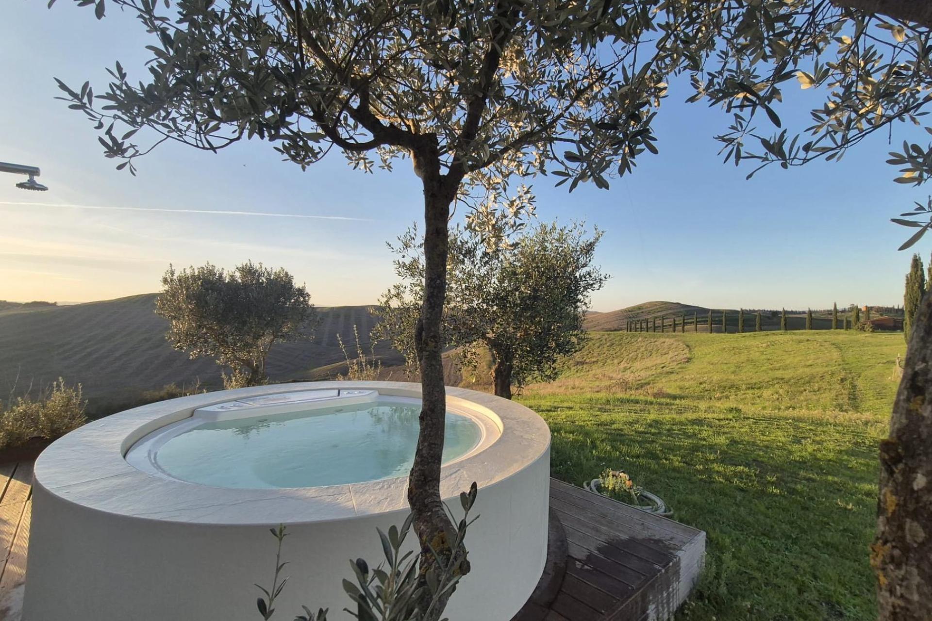 Luxe agritiurismo met mooi zwembad en kleine privé spa