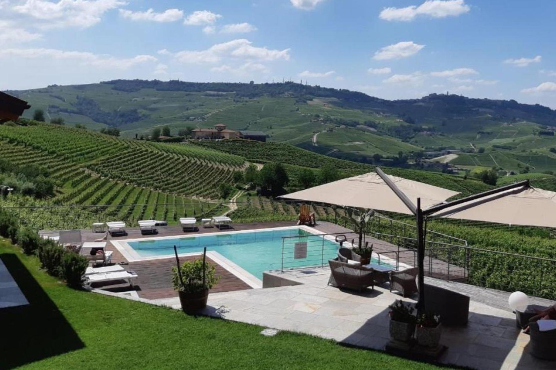 Gastvrije agriturismo tussen de wijngaarden in Piemonte