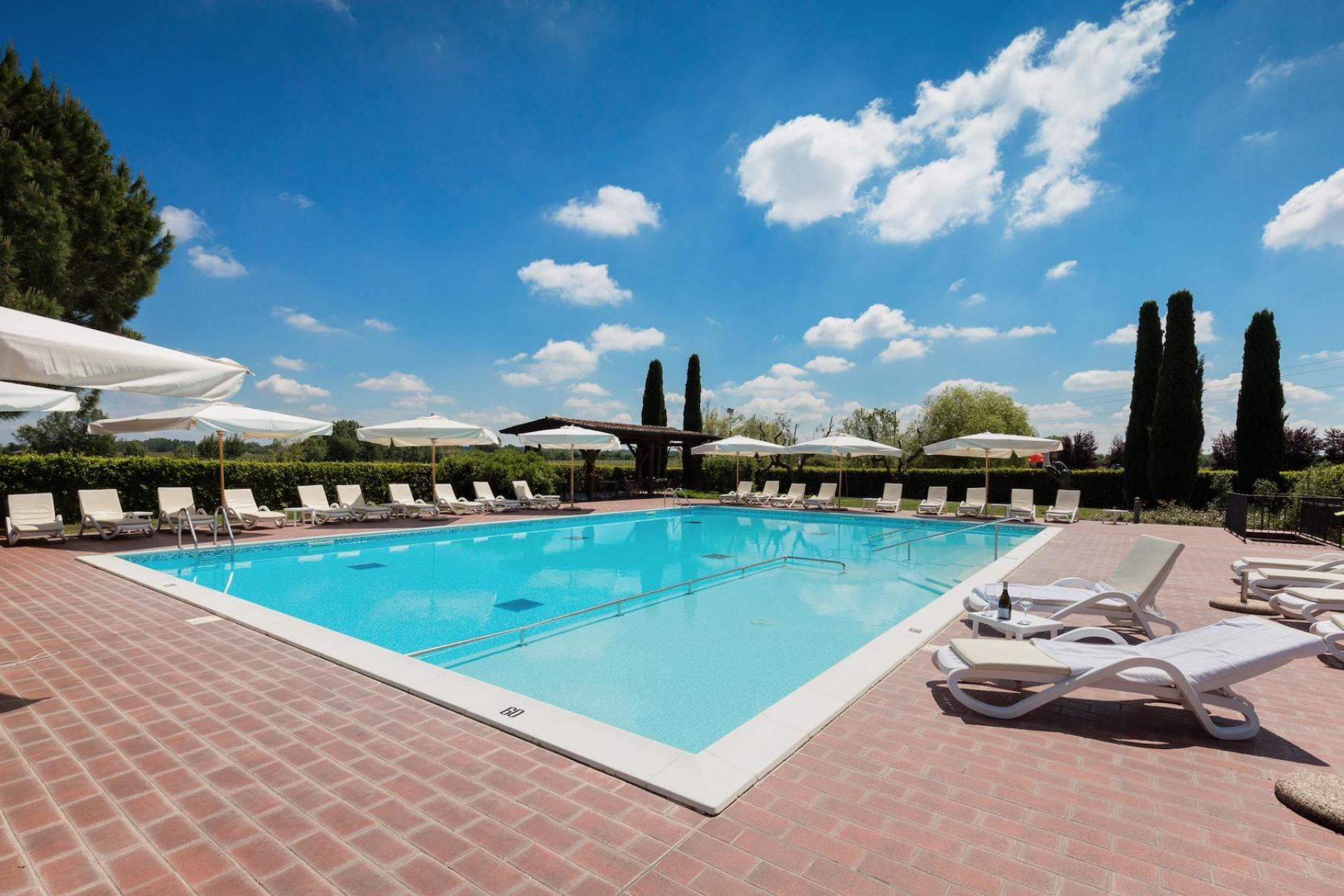 Top agriturismo met zwembad aan het Gardameer