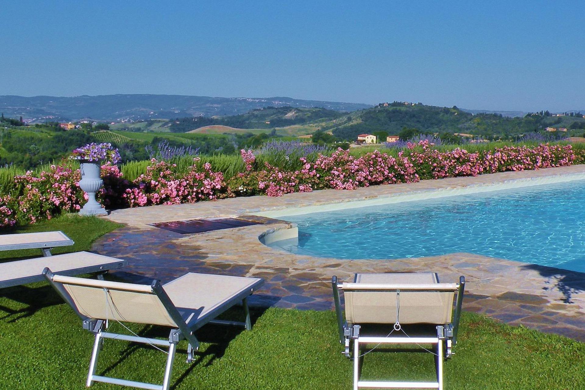 Agriturismo in olijfgaard met super uitzicht in Toscane